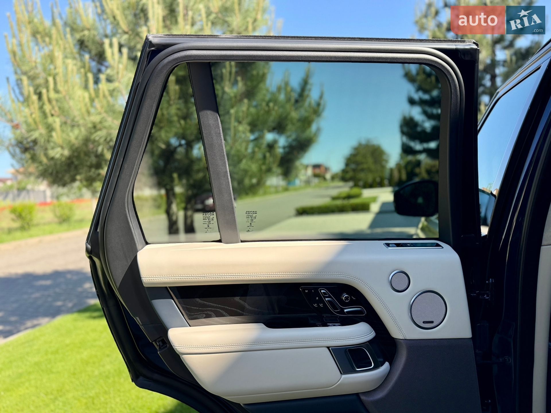 Land Rover Range Rover 2019 VIN SALGA2BJ2LA573003 фото оголошення 39 з 71