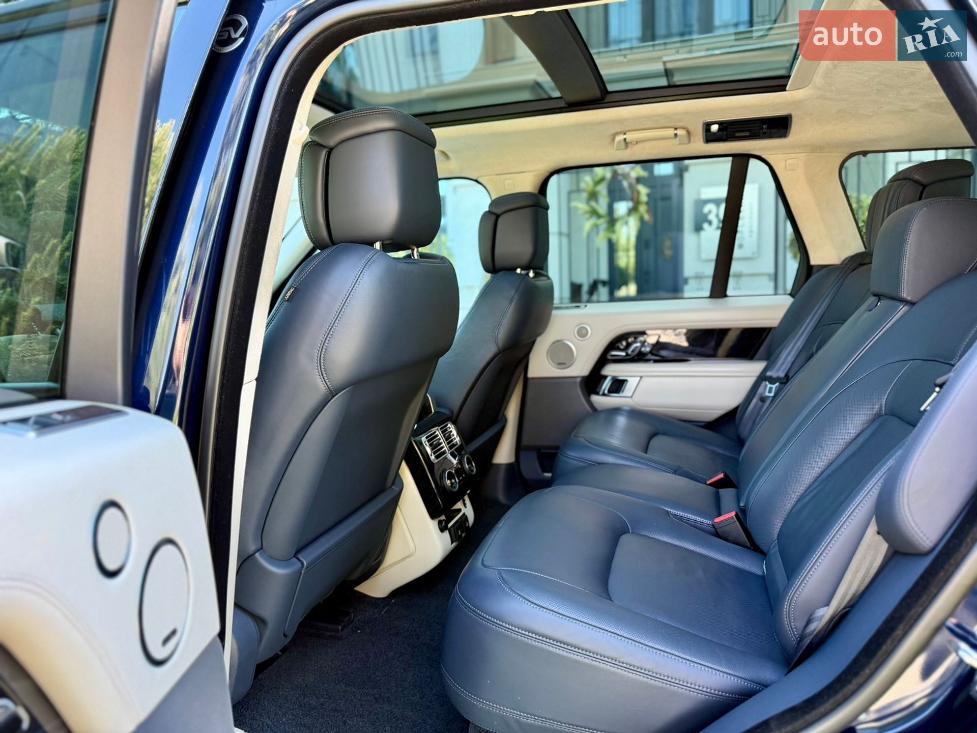 Land Rover Range Rover 2019 VIN SALGA2BJ2LA573003 фото оголошення 41 з 71