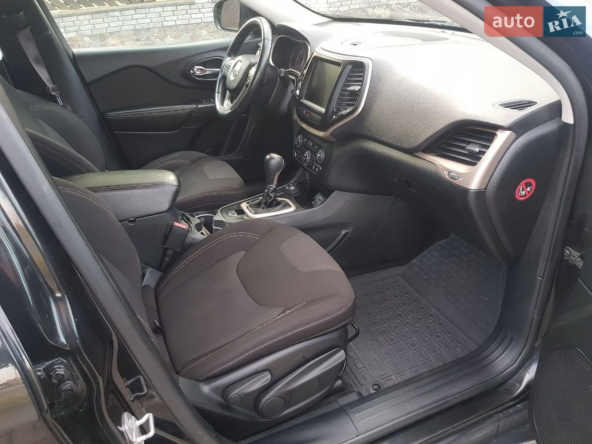 Jeep Cherokee 2015 VIN 1C4PJMCYXFW763508 фото оголошення 5 з 8