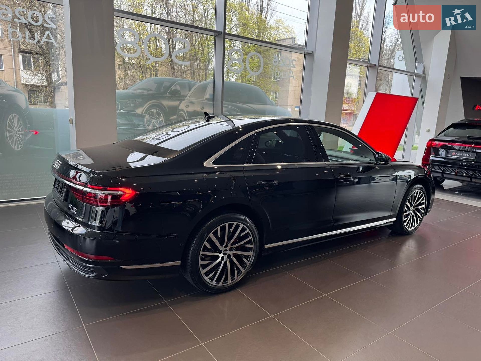 Audi A8 2026 VIN WAUZZZF8XTN003412 фото оголошення 5 з 15
