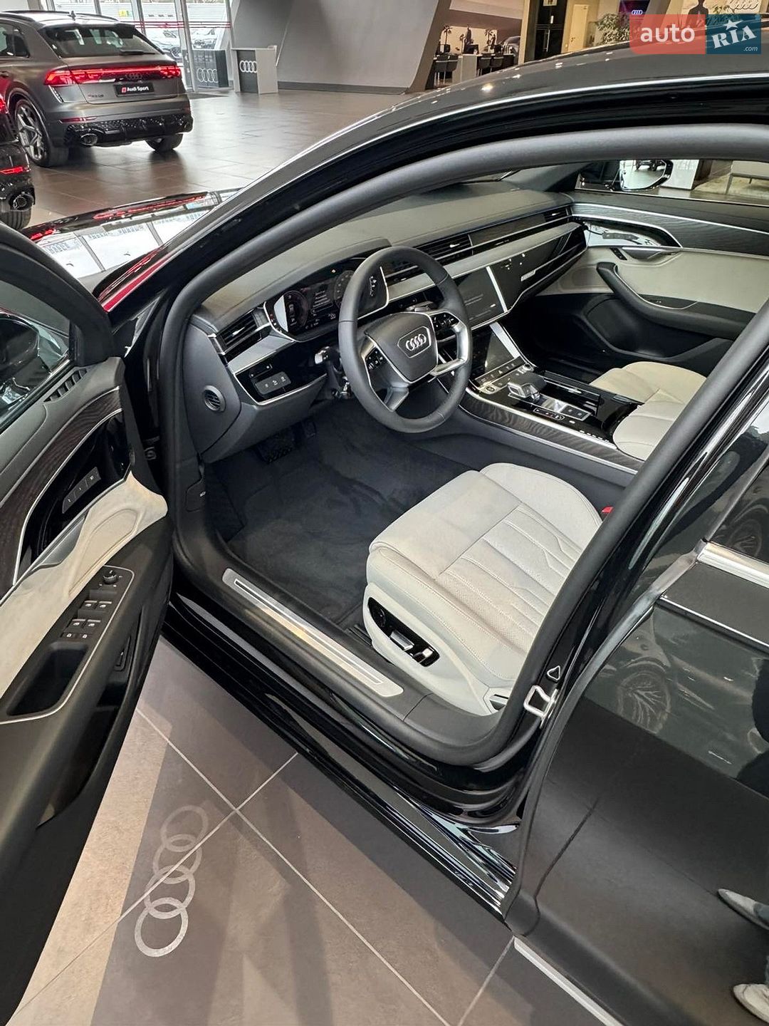 Audi A8 2026 VIN WAUZZZF8XTN003412 фото оголошення 10 з 15