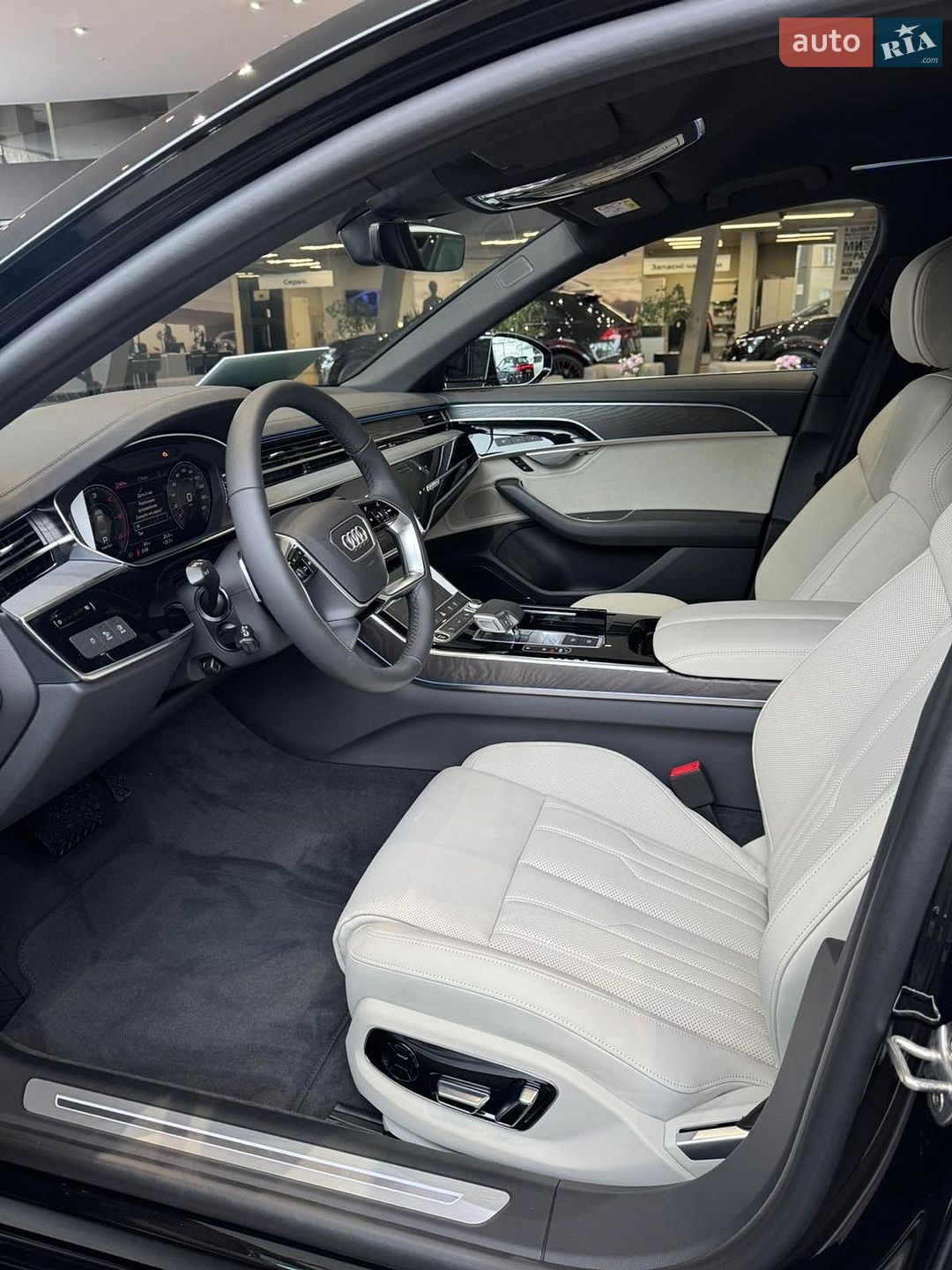 Audi A8 2026 VIN WAUZZZF8XTN003412 фото оголошення 14 з 15