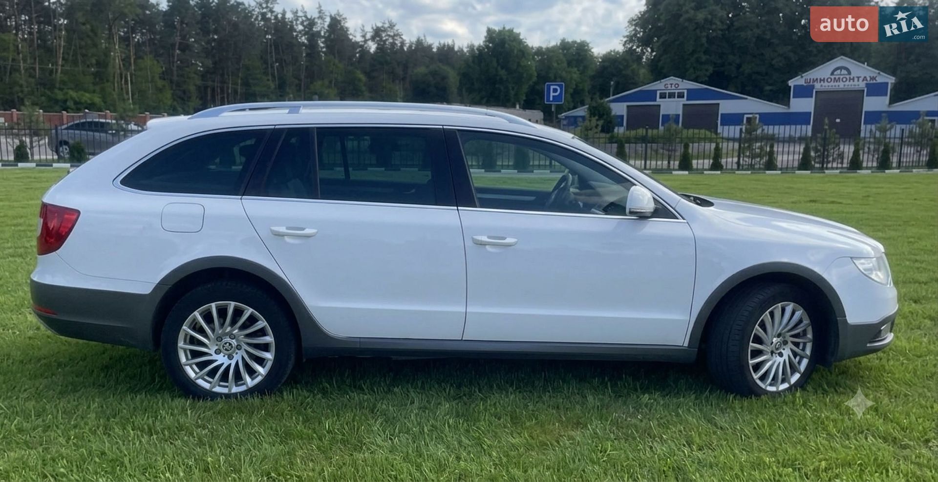 Skoda Superb 2013 VIN TMBLE73T5D9047829 фото оголошення 2 з 14