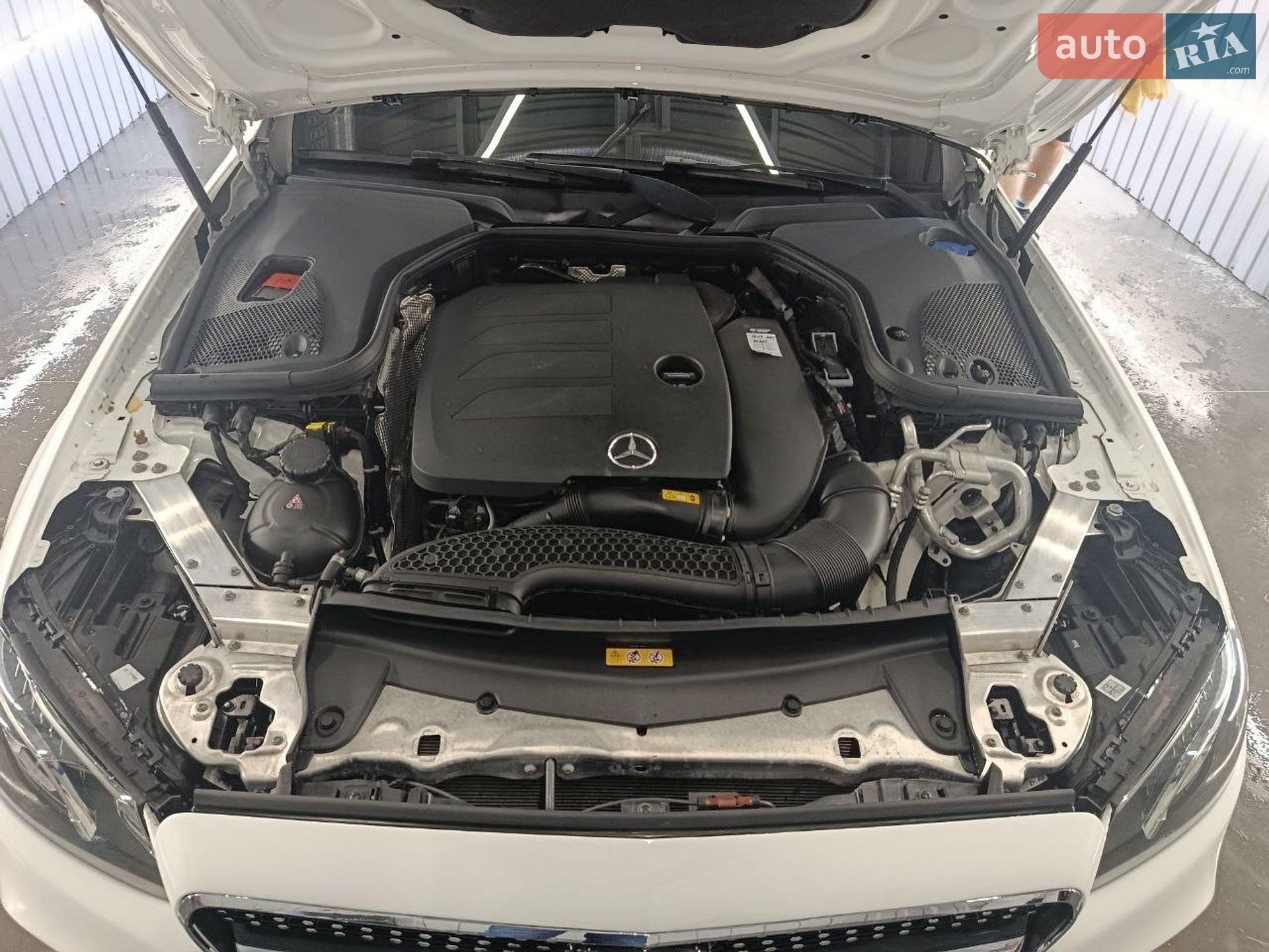 Mercedes-Benz E-Class 2019 VIN WDDZF8EB3LA699420 фото оголошення 9 з 21