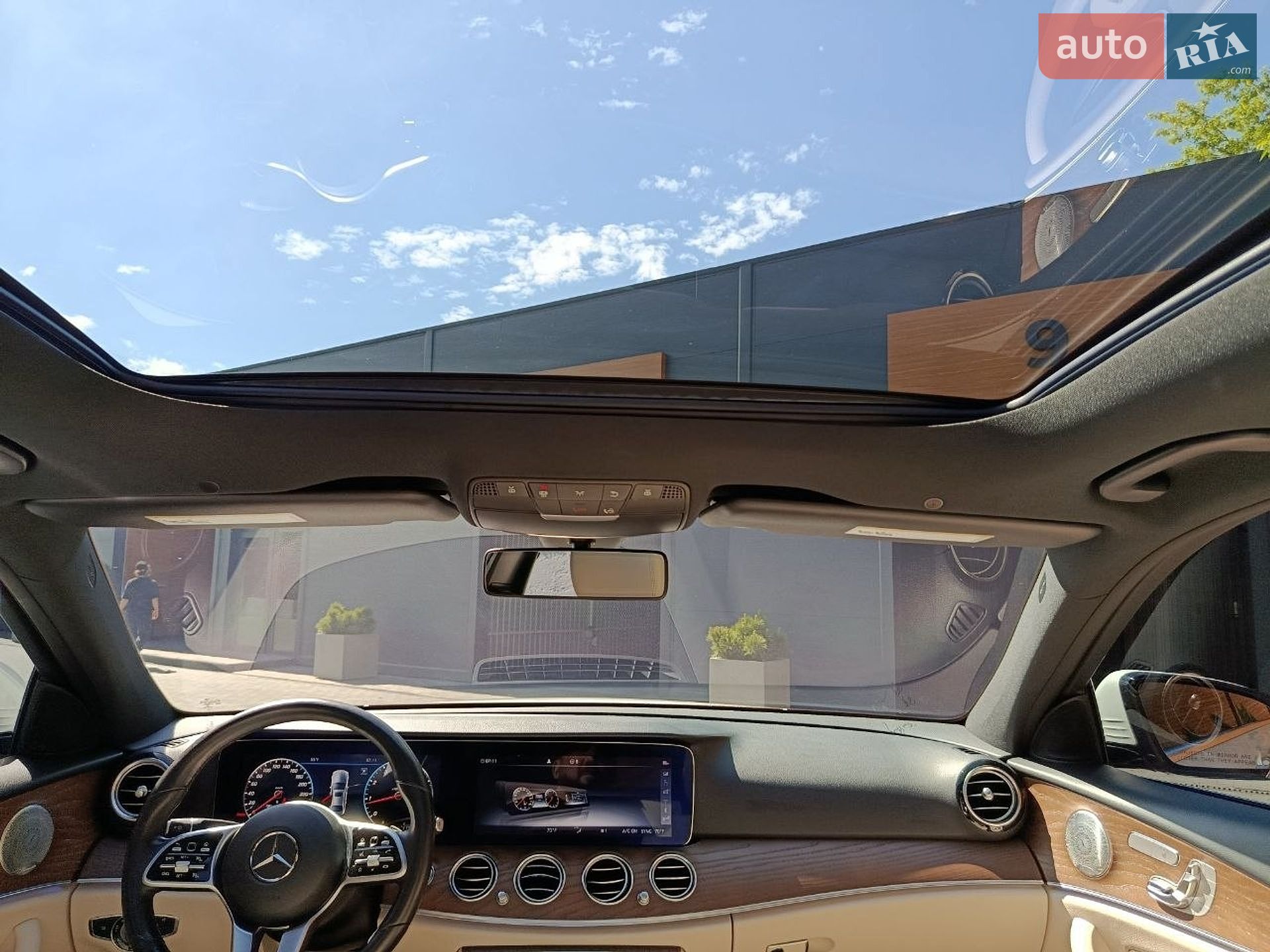 Mercedes-Benz E-Class 2019 VIN WDDZF8EB3LA699420 фото оголошення 12 з 21