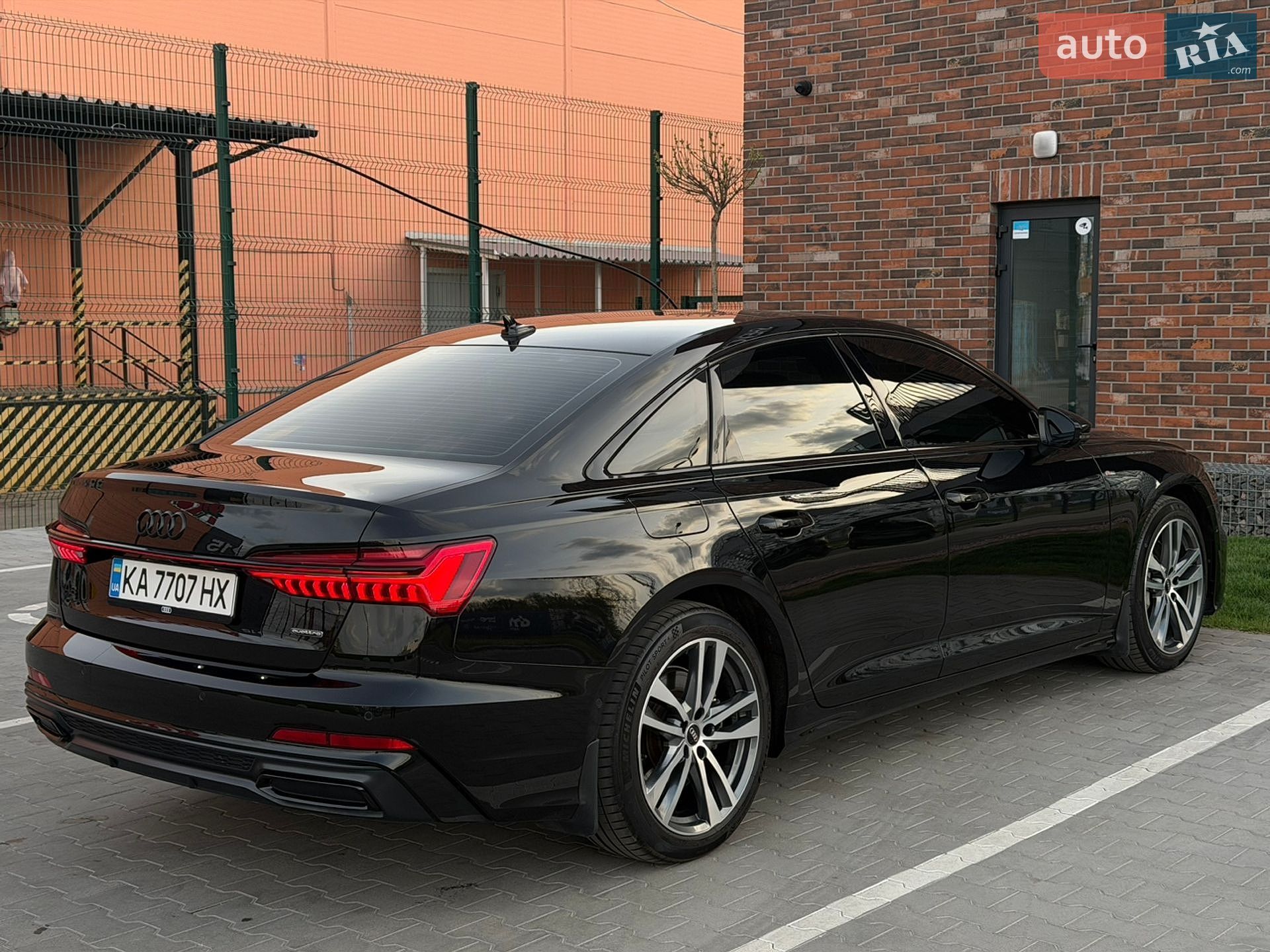 Audi A6 2022 VIN WAUM2BF24NN052500 фото оголошення 3 з 44