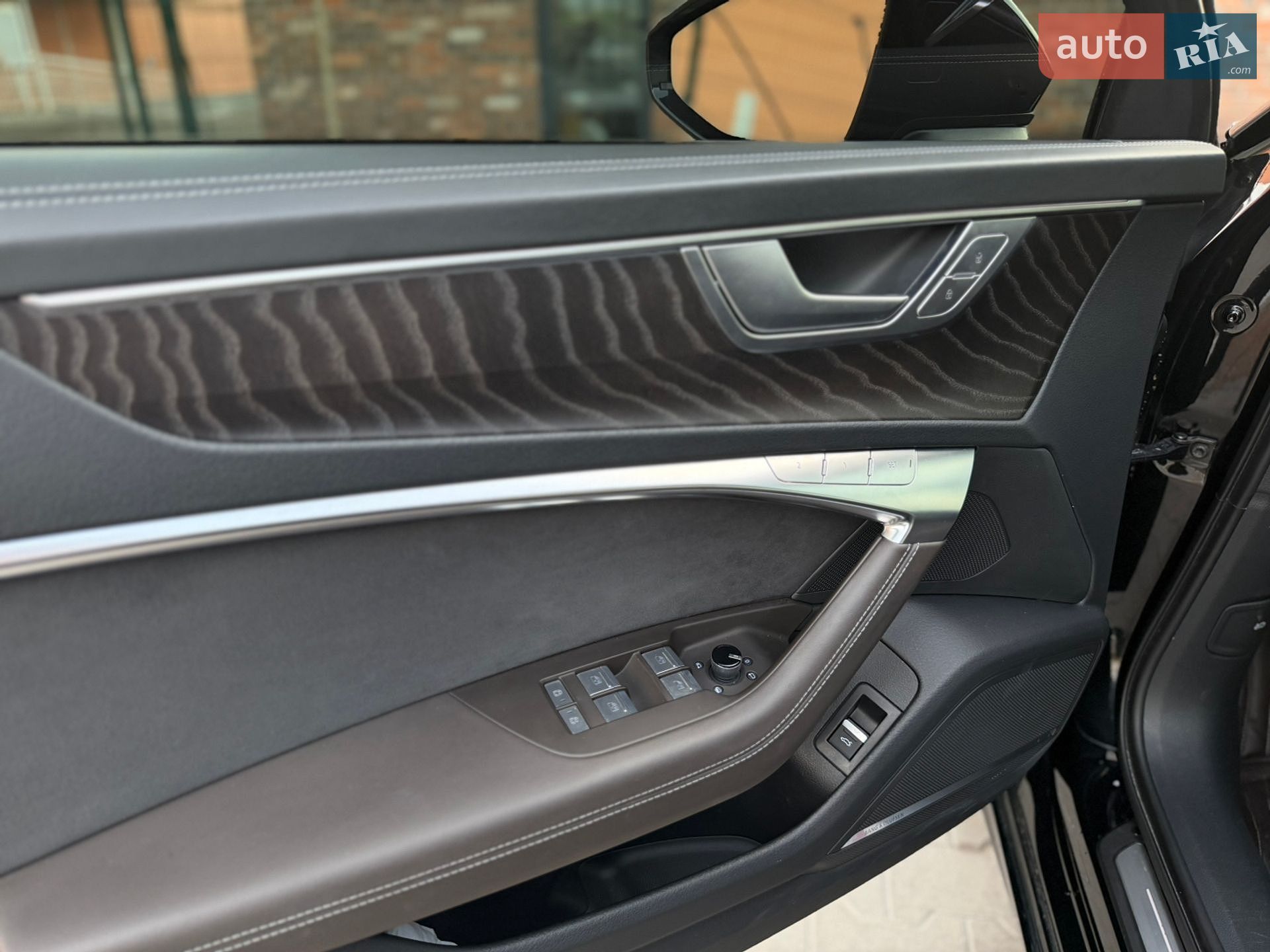 Audi A6 2022 VIN WAUM2BF24NN052500 фото оголошення 12 з 44