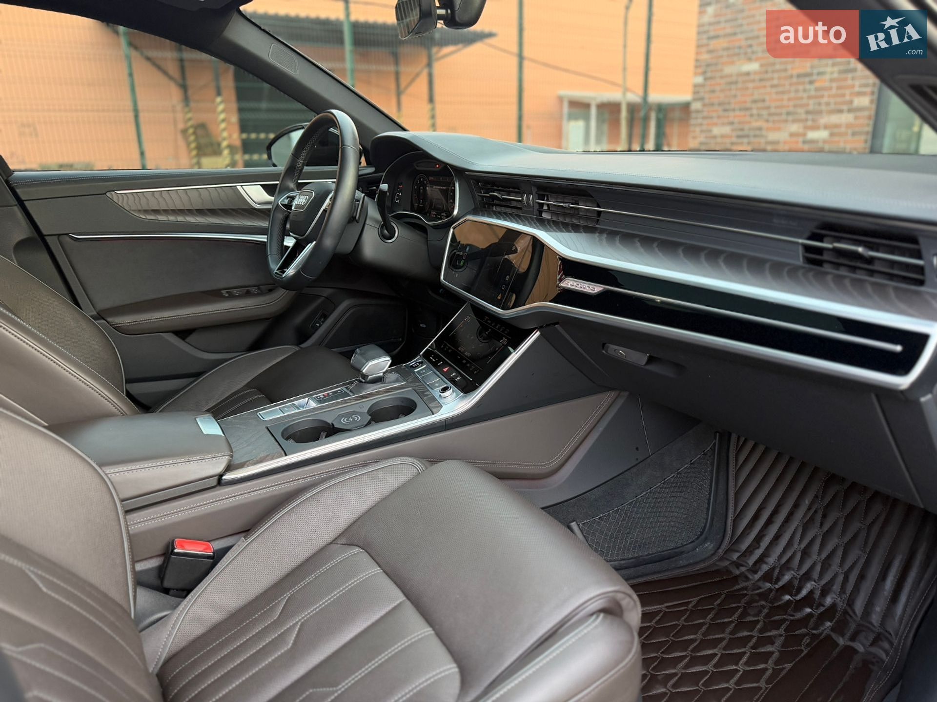 Audi A6 2022 VIN WAUM2BF24NN052500 фото оголошення 32 з 44