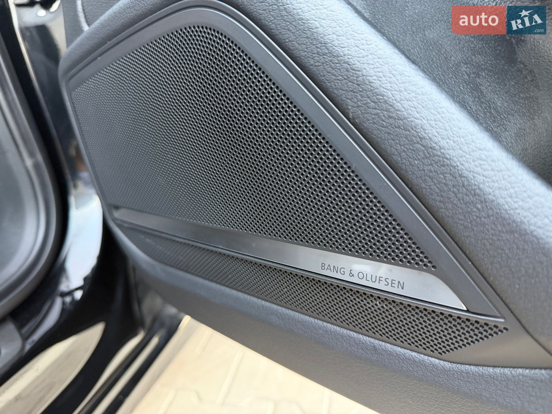 Audi A6 2022 VIN WAUM2BF24NN052500 фото оголошення 34 з 44