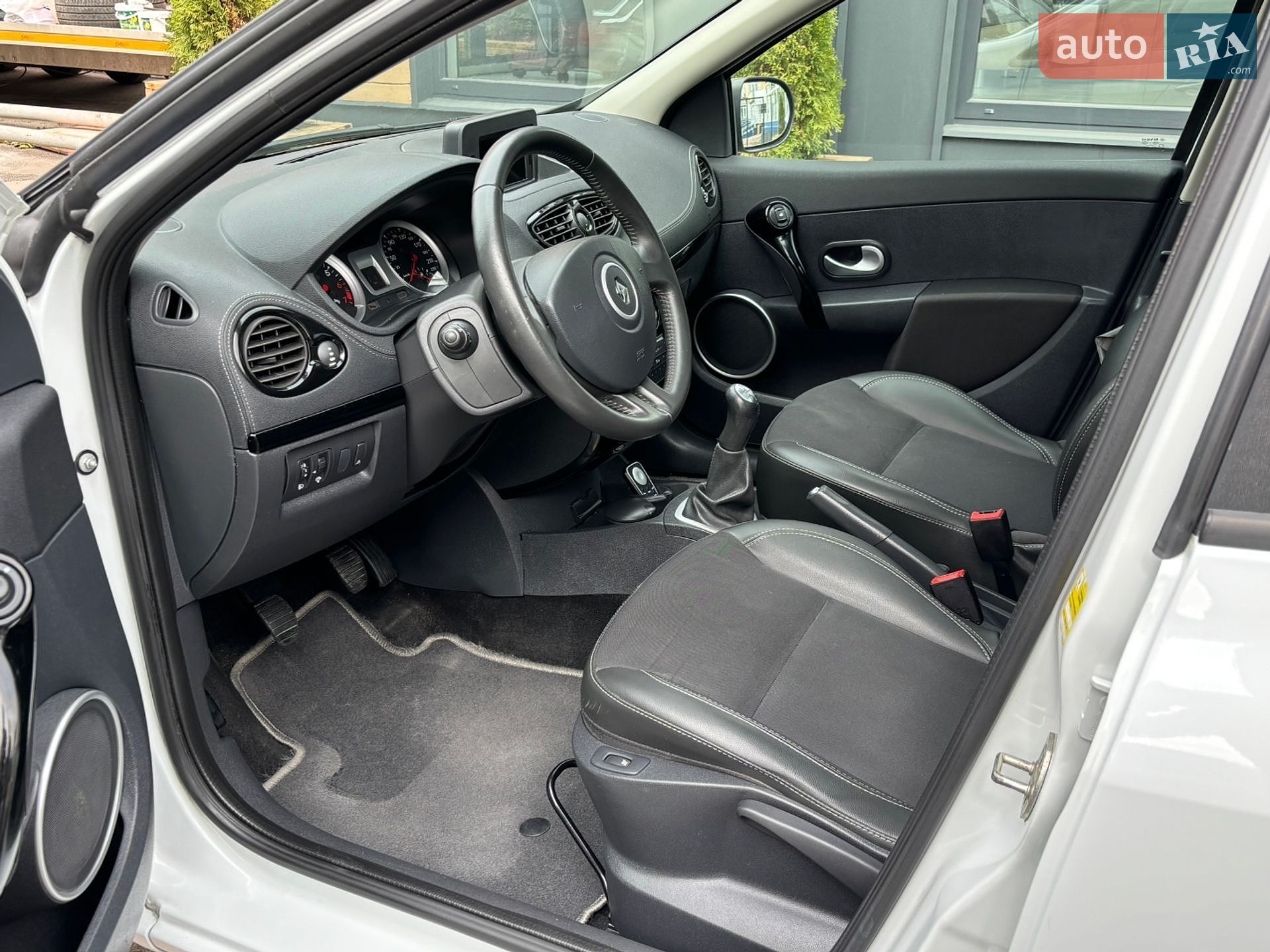 Renault Clio 2011 VIN VF1KRC40H46400424 фото оголошення 29 з 80