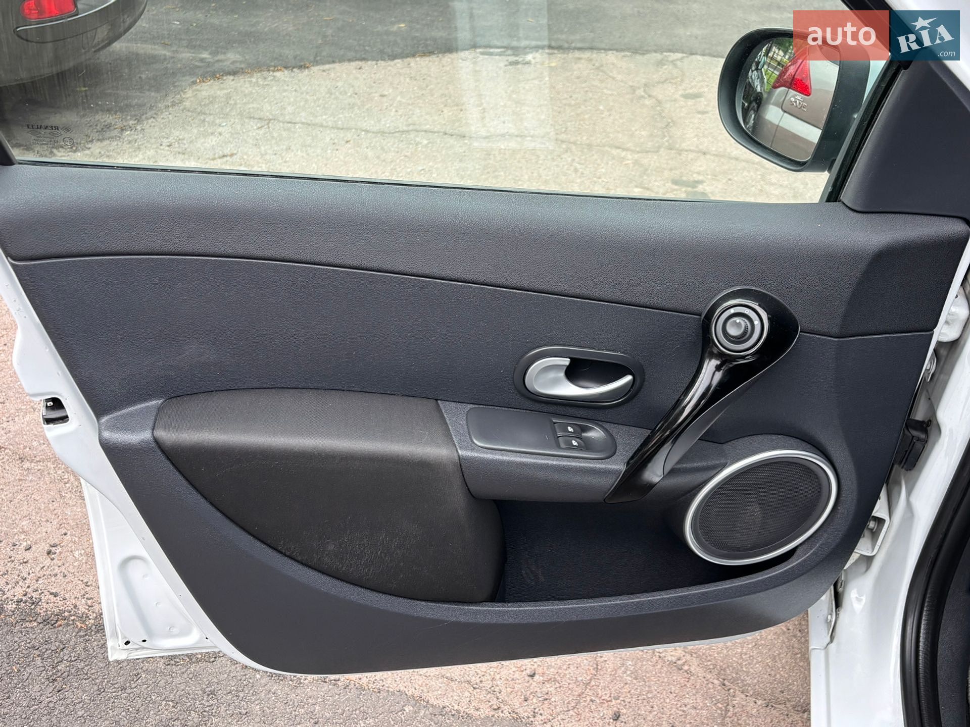 Renault Clio 2011 VIN VF1KRC40H46400424 фото оголошення 37 з 80
