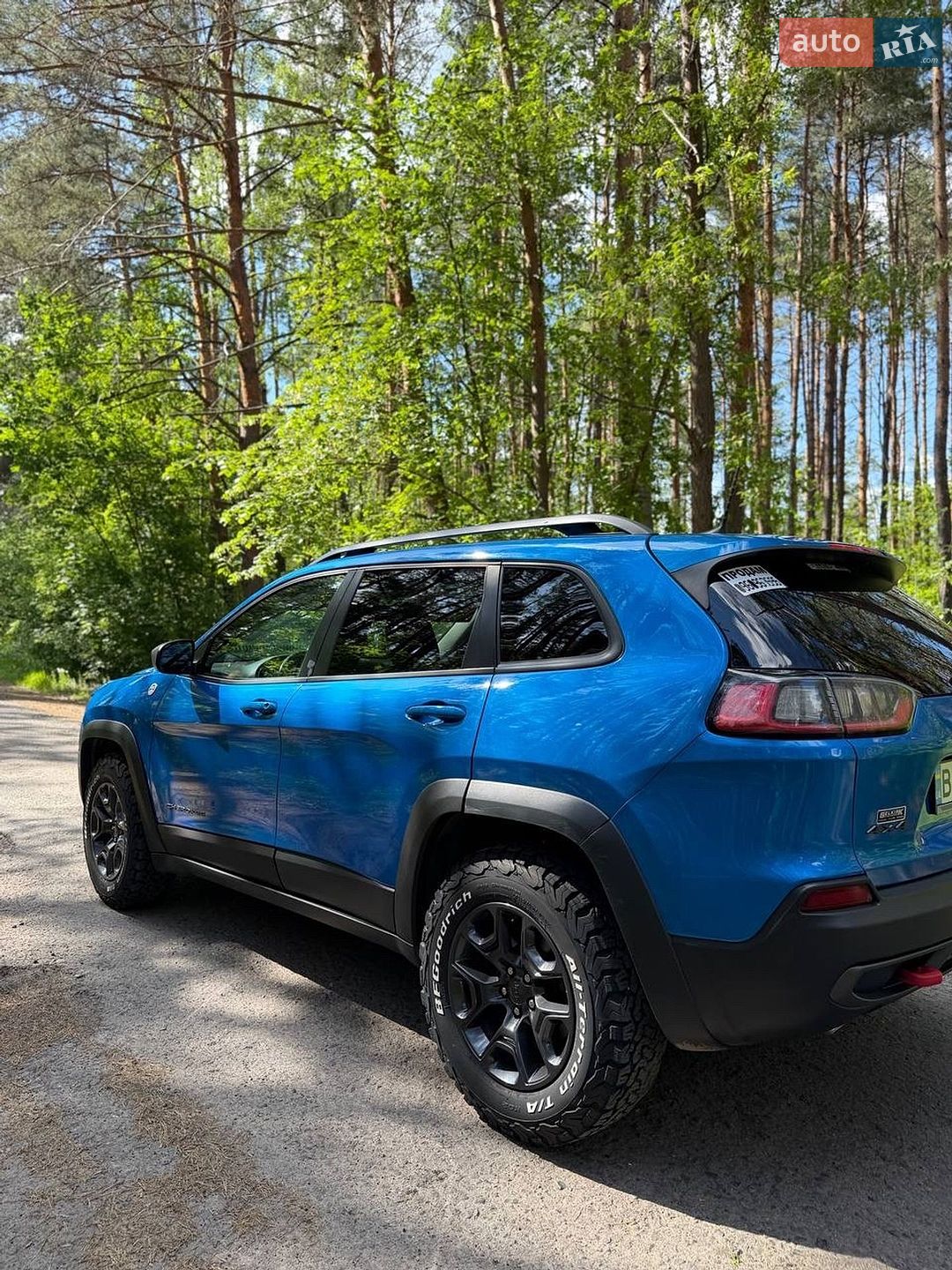 Jeep Cherokee 2019 VIN 1C4PJMBX9KD363342 фото оголошення 8 з 46