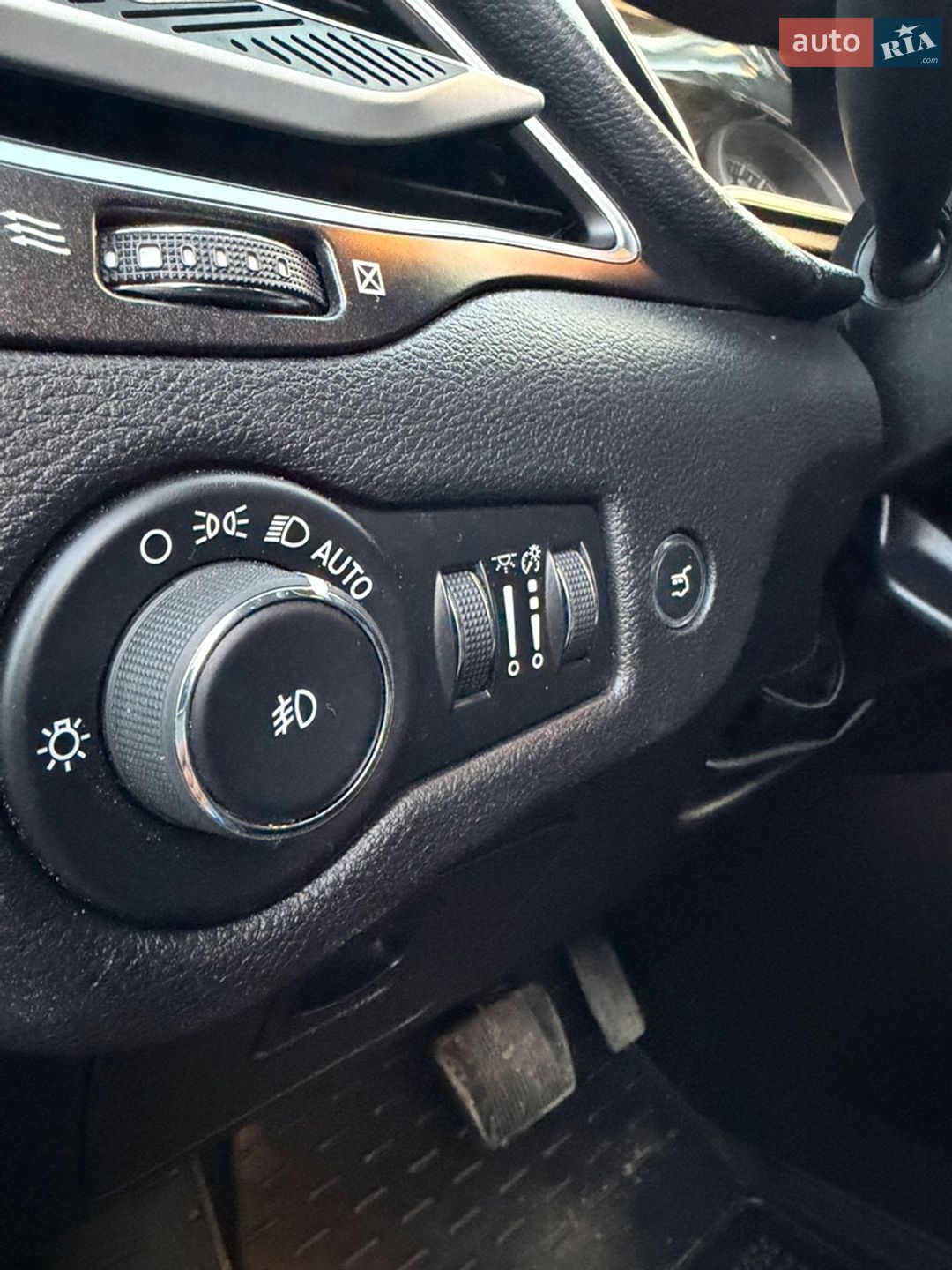 Jeep Cherokee 2019 VIN 1C4PJMBX9KD363342 фото оголошення 43 з 46