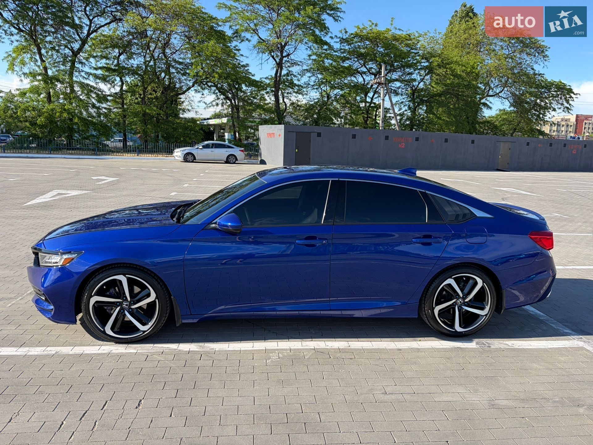 Honda Accord 2017 VIN 1HGCV1F30JA000678 фото оголошення 7 з 29