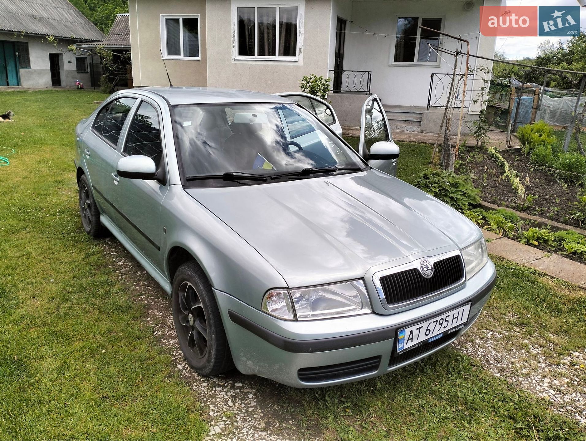 Skoda Octavia 2010 VIN TMBDS41U4A8853640 фото оголошення 8 з 33