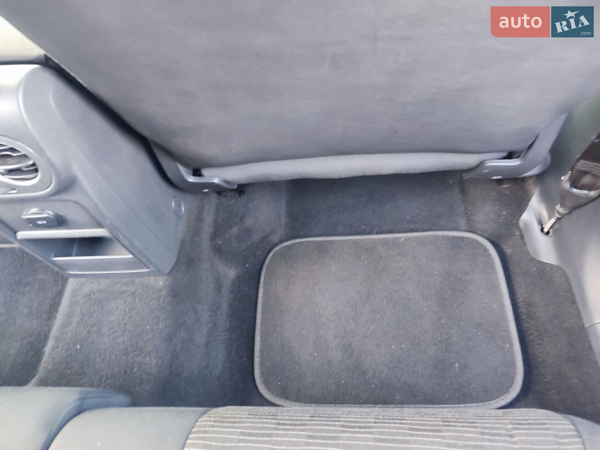Volkswagen Tiguan 2013 VIN WVGBV3AX7EW545782 фото оголошення 16 з 27
