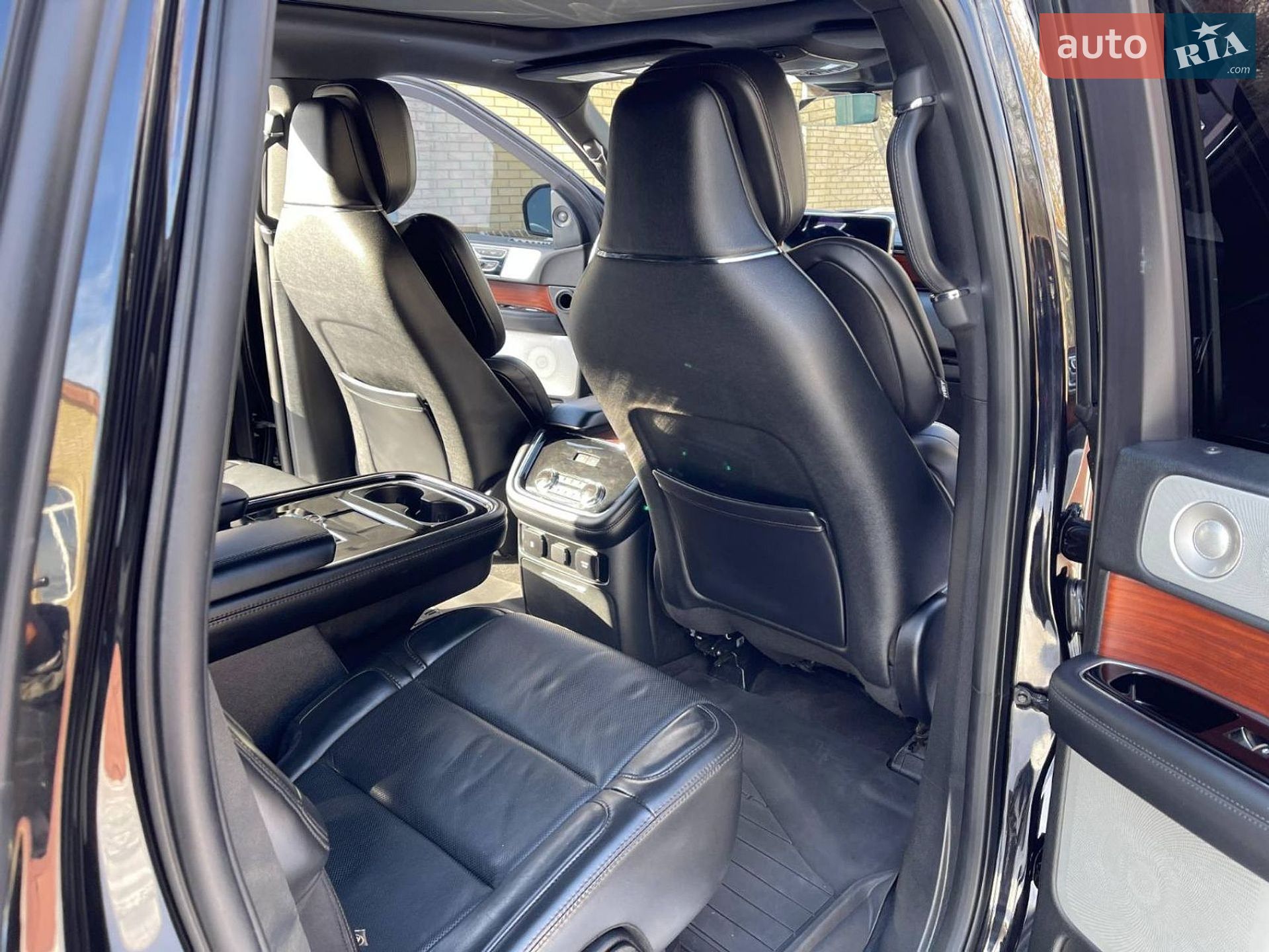 Lincoln Navigator 2020 VIN 5LMJJ2LTXLEL13589 фото оголошення 14 з 29