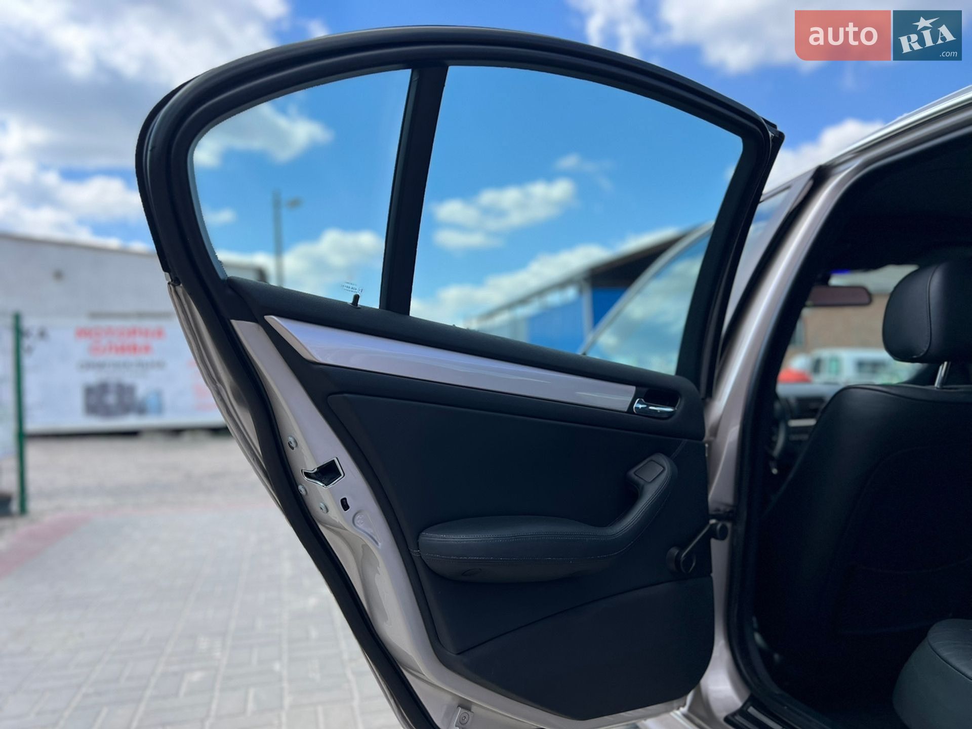 BMW 3 Series 2004 VIN WBAEY71080KS58211 фото оголошення 25 з 79