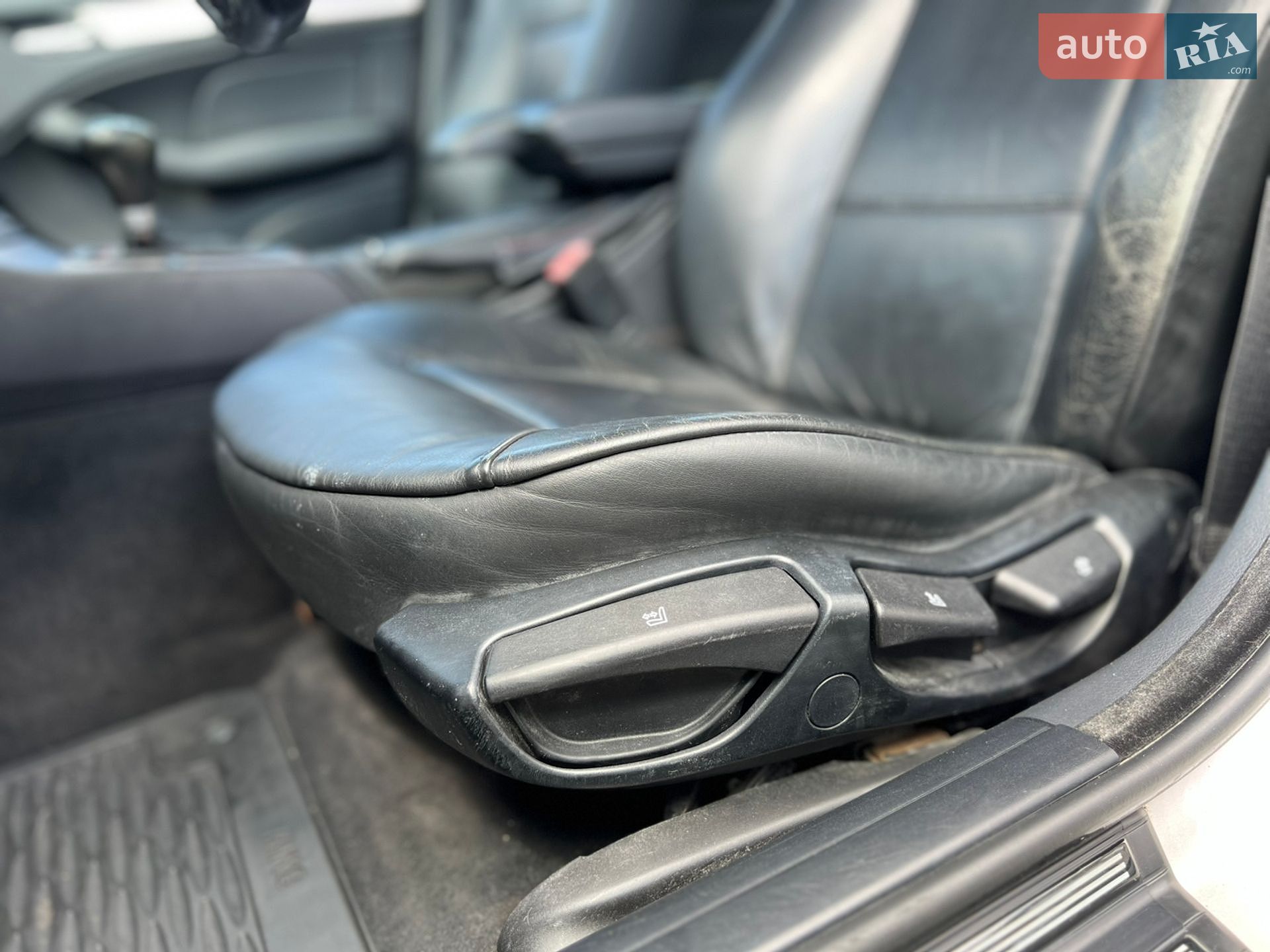 BMW 3 Series 2004 VIN WBAEY71080KS58211 фото оголошення 46 з 79