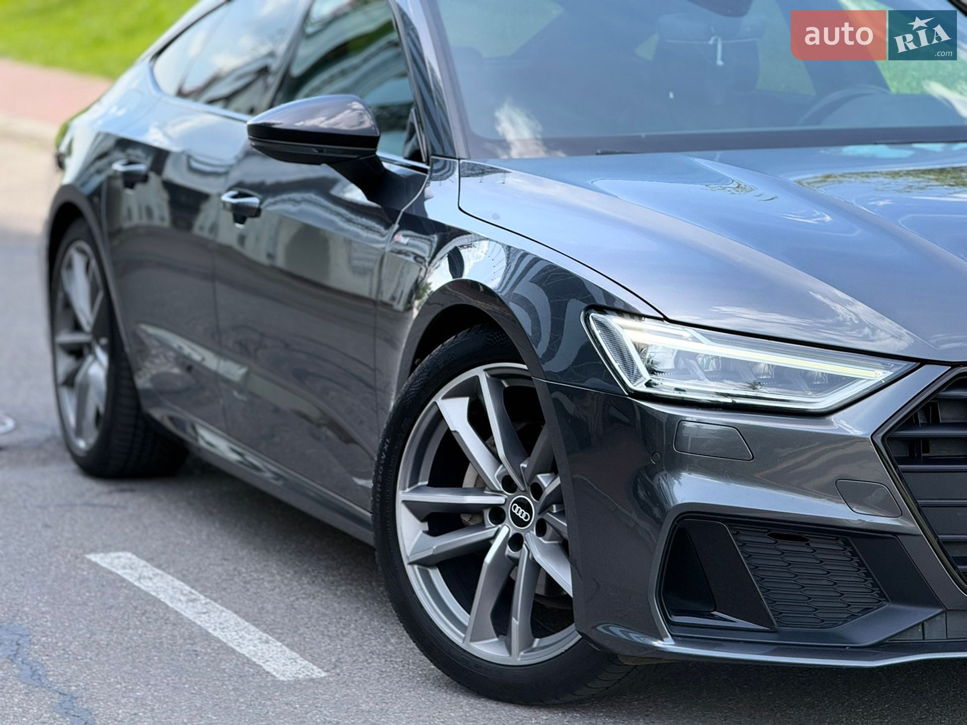 Audi A7 Sportback 2021 VIN WAUZZZF22MN082667 фото оголошення 14 з 44