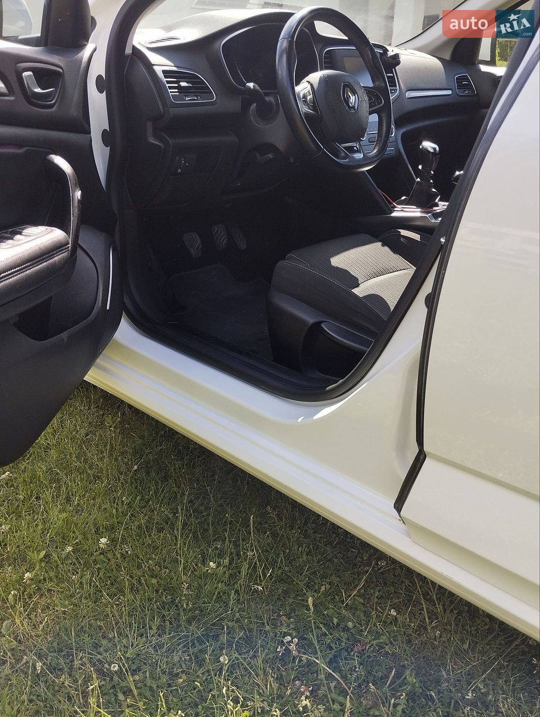 Renault Megane 2018 VIN VF1RFB00860996124 фото оголошення 13 з 25