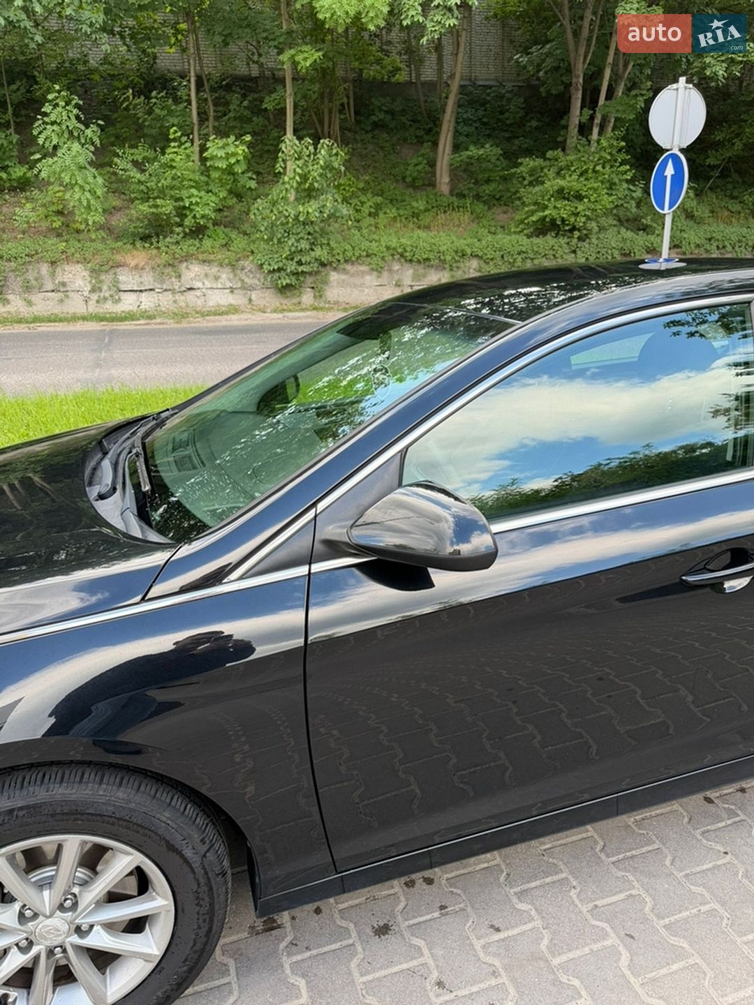Hyundai Sonata 2018 VIN 5NPE24AF7JH689615 фото оголошення 2 з 30