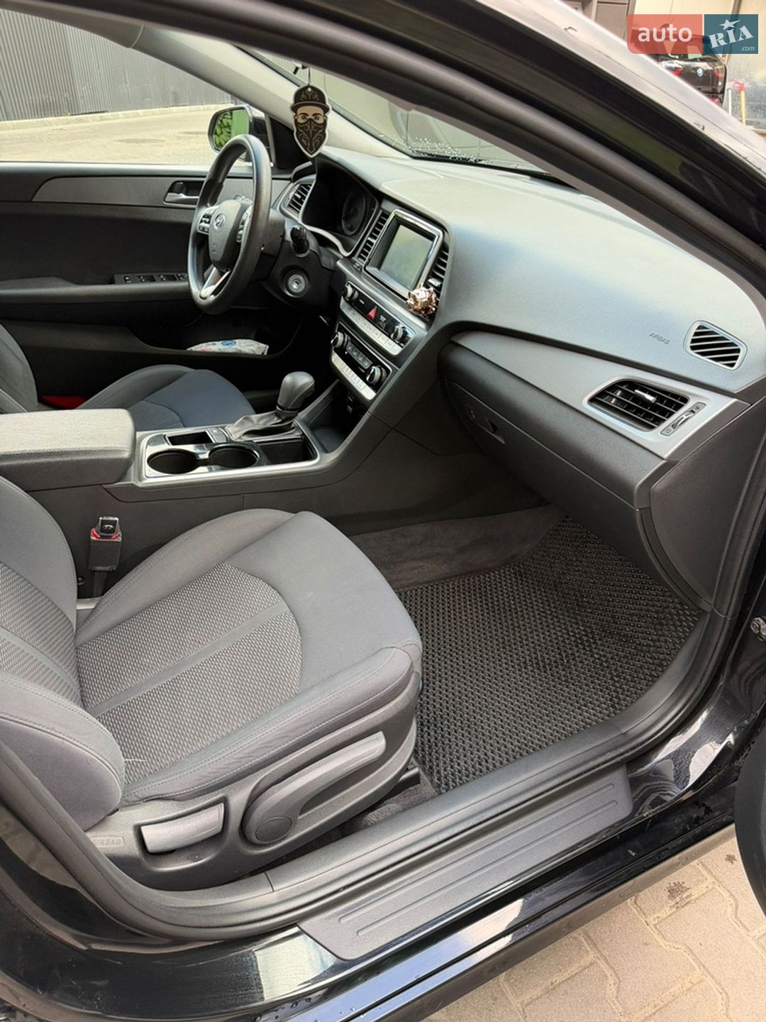 Hyundai Sonata 2018 VIN 5NPE24AF7JH689615 фото оголошення 16 з 30