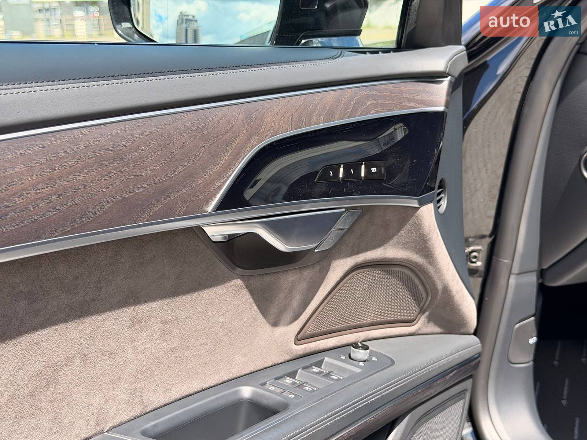 Audi A8 2021 VIN WAUZZZF80MN023735 фото оголошення 13 з 37