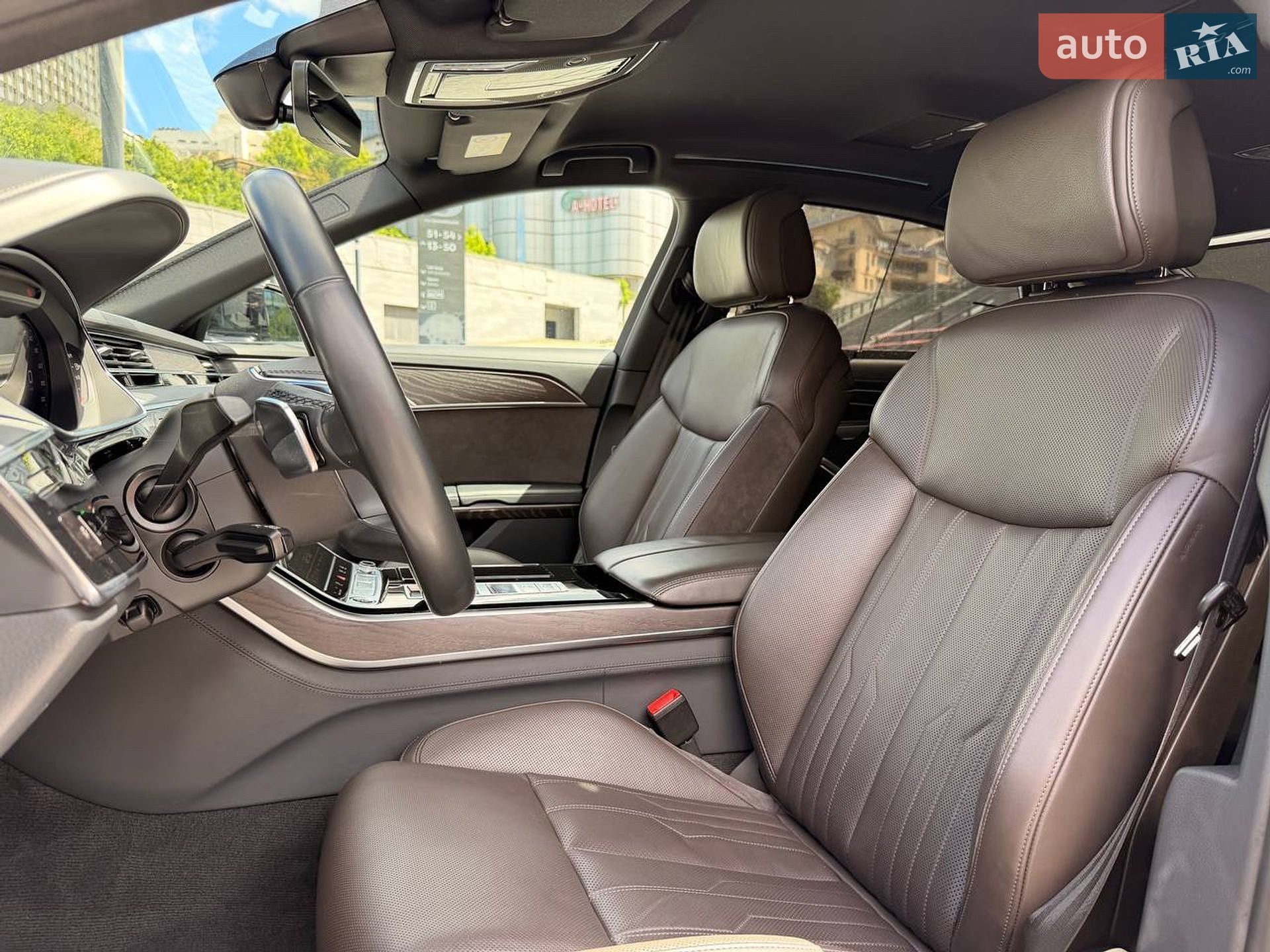 Audi A8 2021 VIN WAUZZZF80MN023735 фото оголошення 17 з 37
