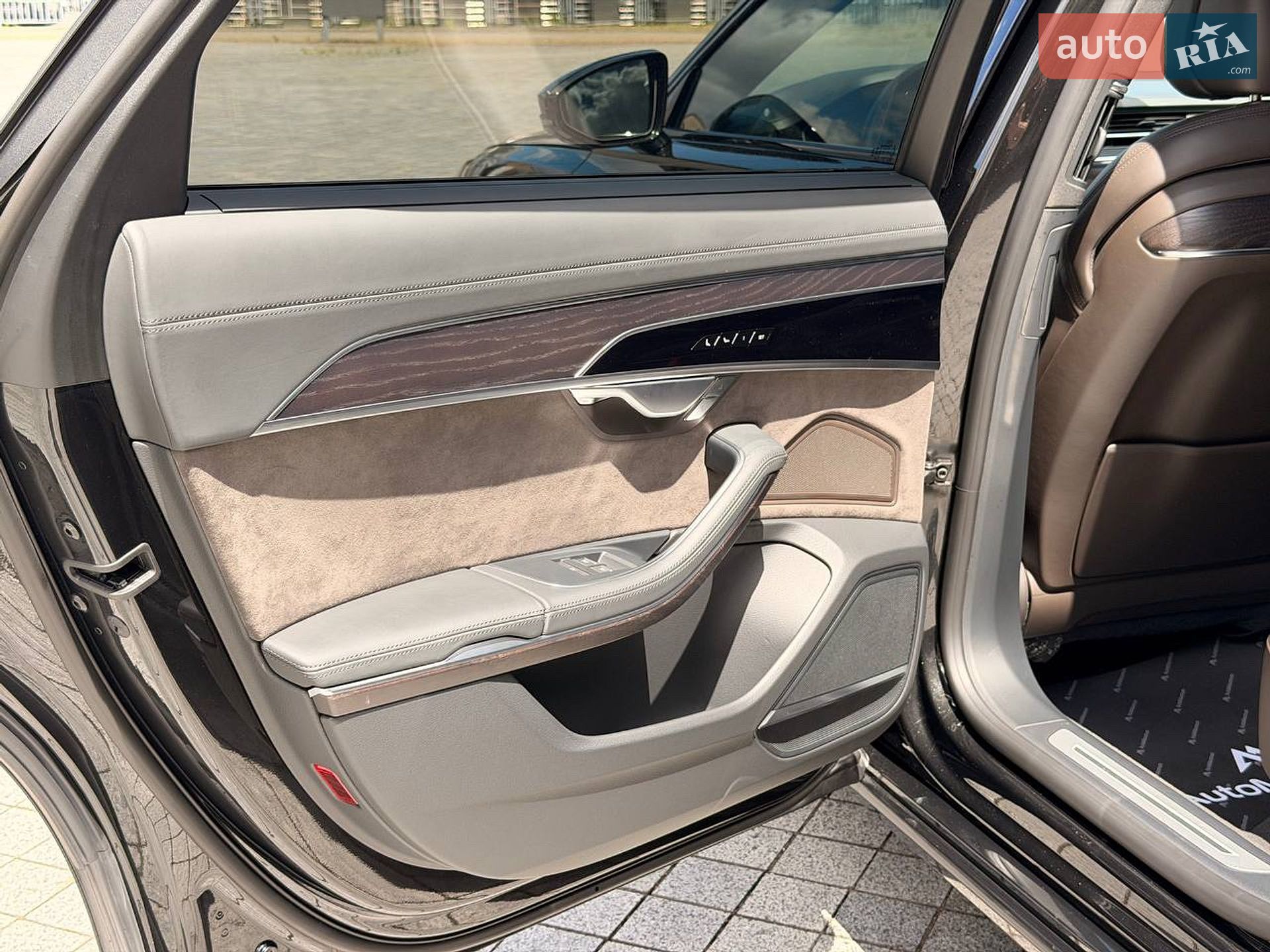 Audi A8 2021 VIN WAUZZZF80MN023735 фото оголошення 21 з 37