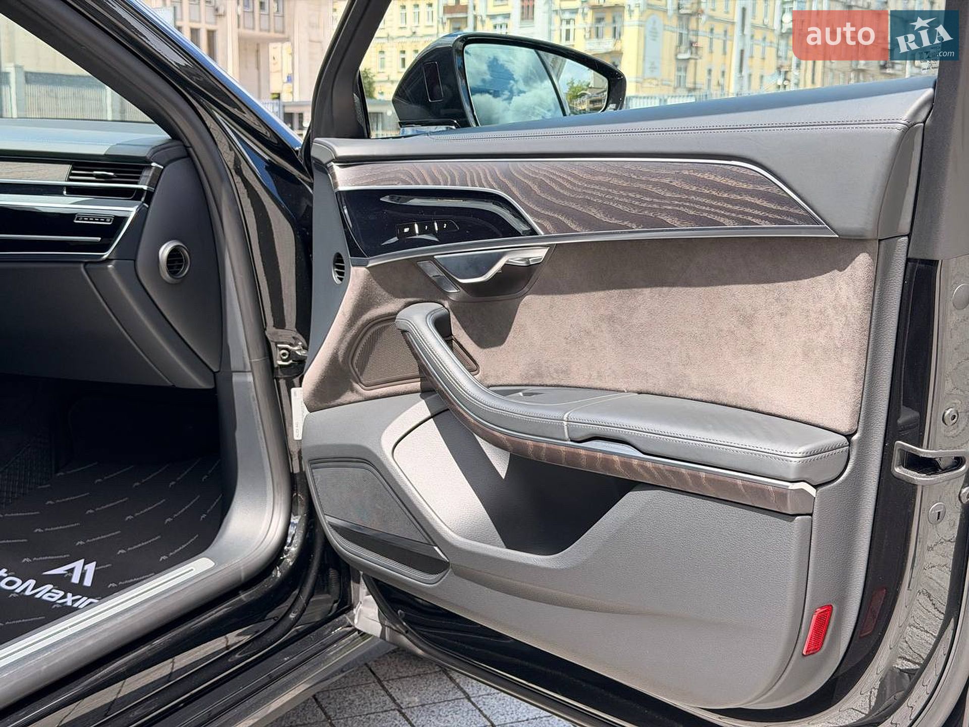 Audi A8 2021 VIN WAUZZZF80MN023735 фото оголошення 33 з 37