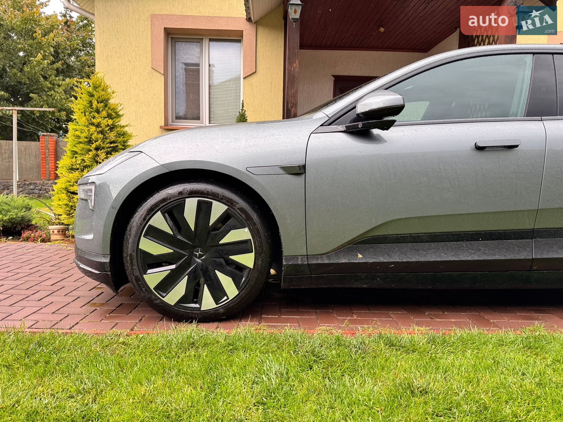 Polestar 4 2023 VIN L6T79P2N3PP104832 фото оголошення 3 з 36