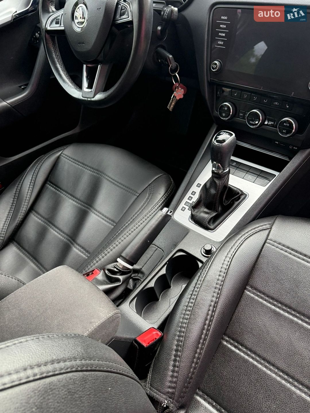 Skoda Octavia 2017 VIN TMBJG7NE9J0026336 фото оголошення 2 з 18