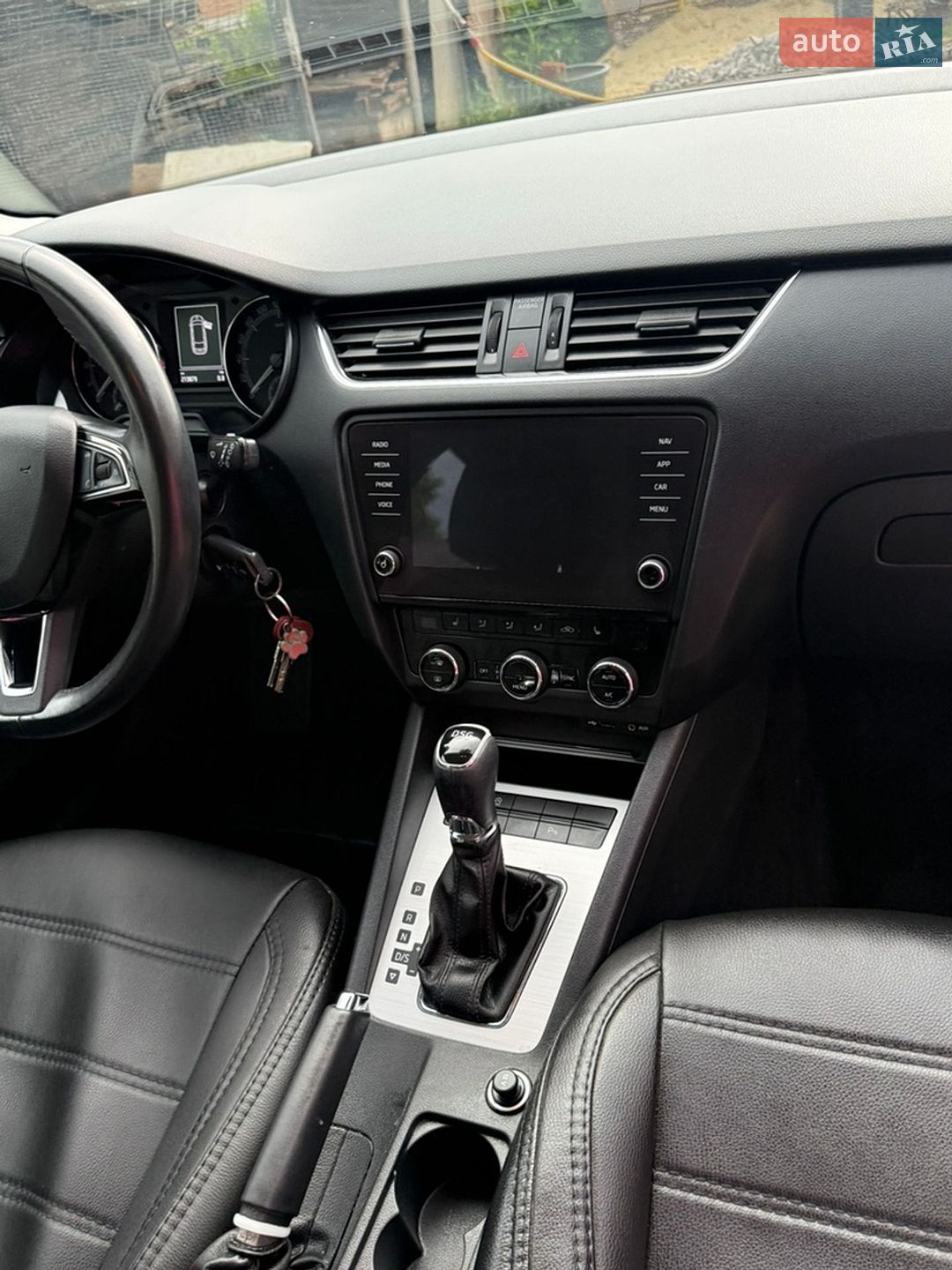 Skoda Octavia 2017 VIN TMBJG7NE9J0026336 фото оголошення 3 з 18