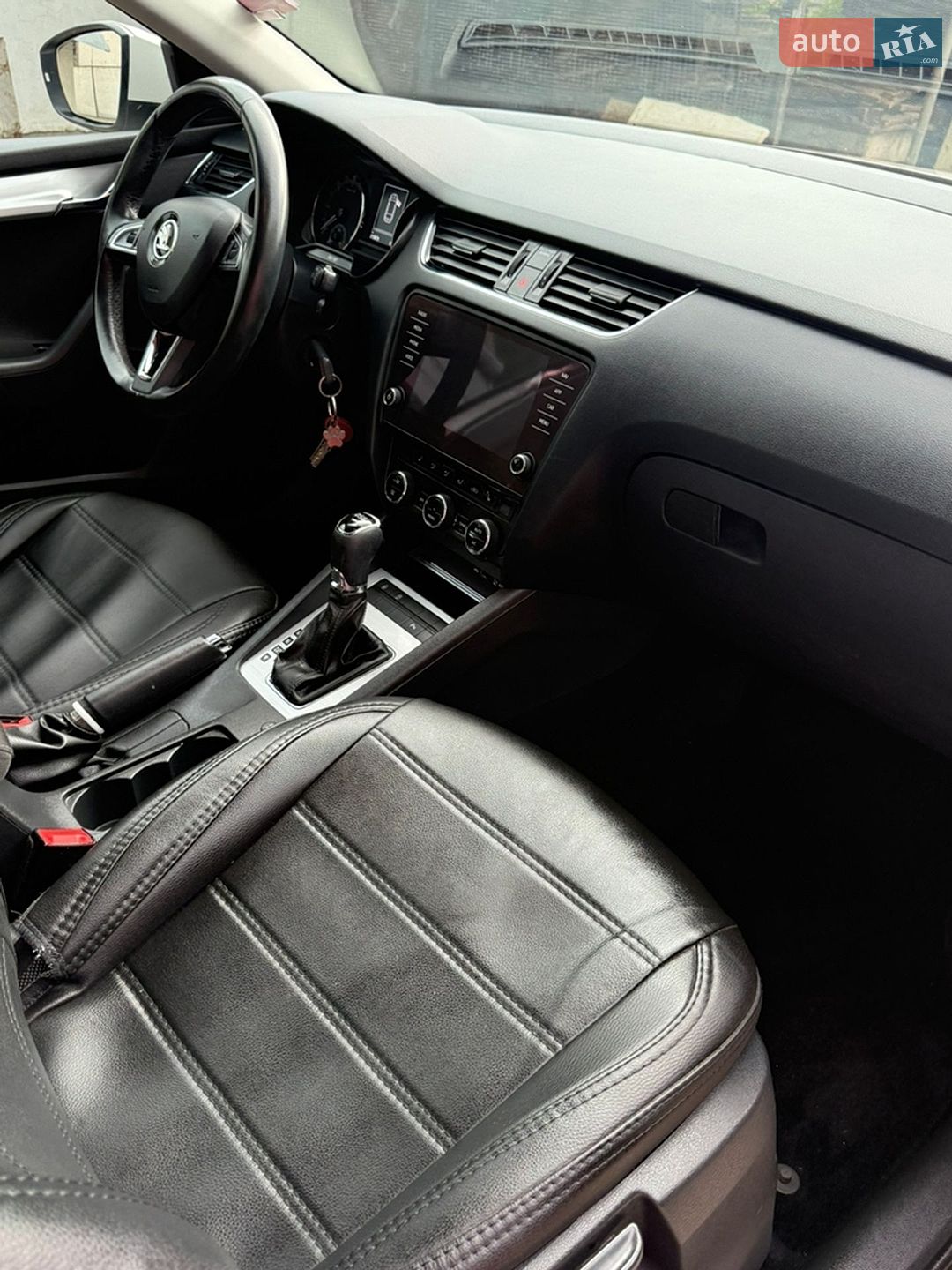 Skoda Octavia 2017 VIN TMBJG7NE9J0026336 фото оголошення 4 з 18