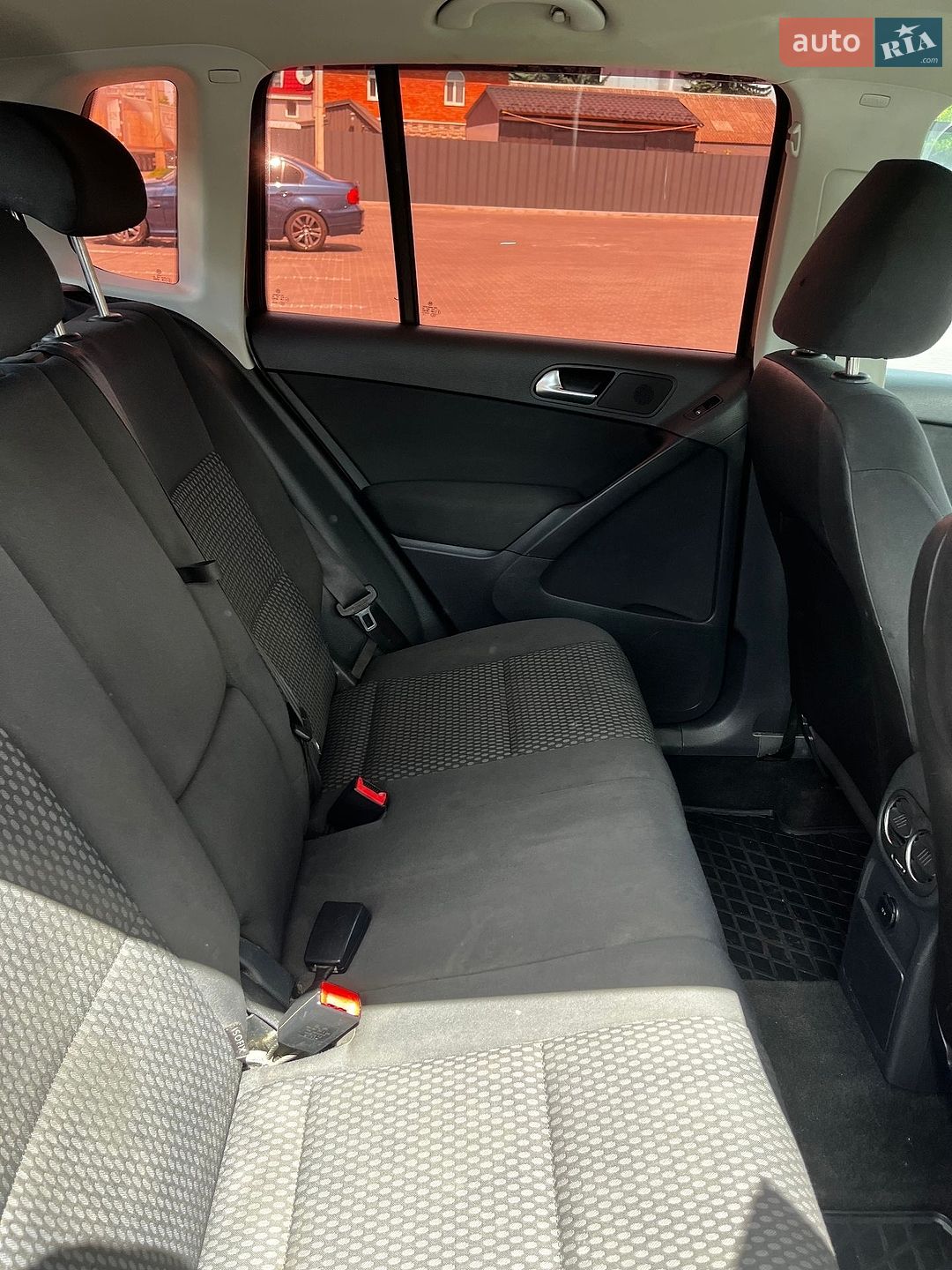 Volkswagen Tiguan 2010 VIN WVGZZZ5NZAW106801 фото оголошення 6 з 17