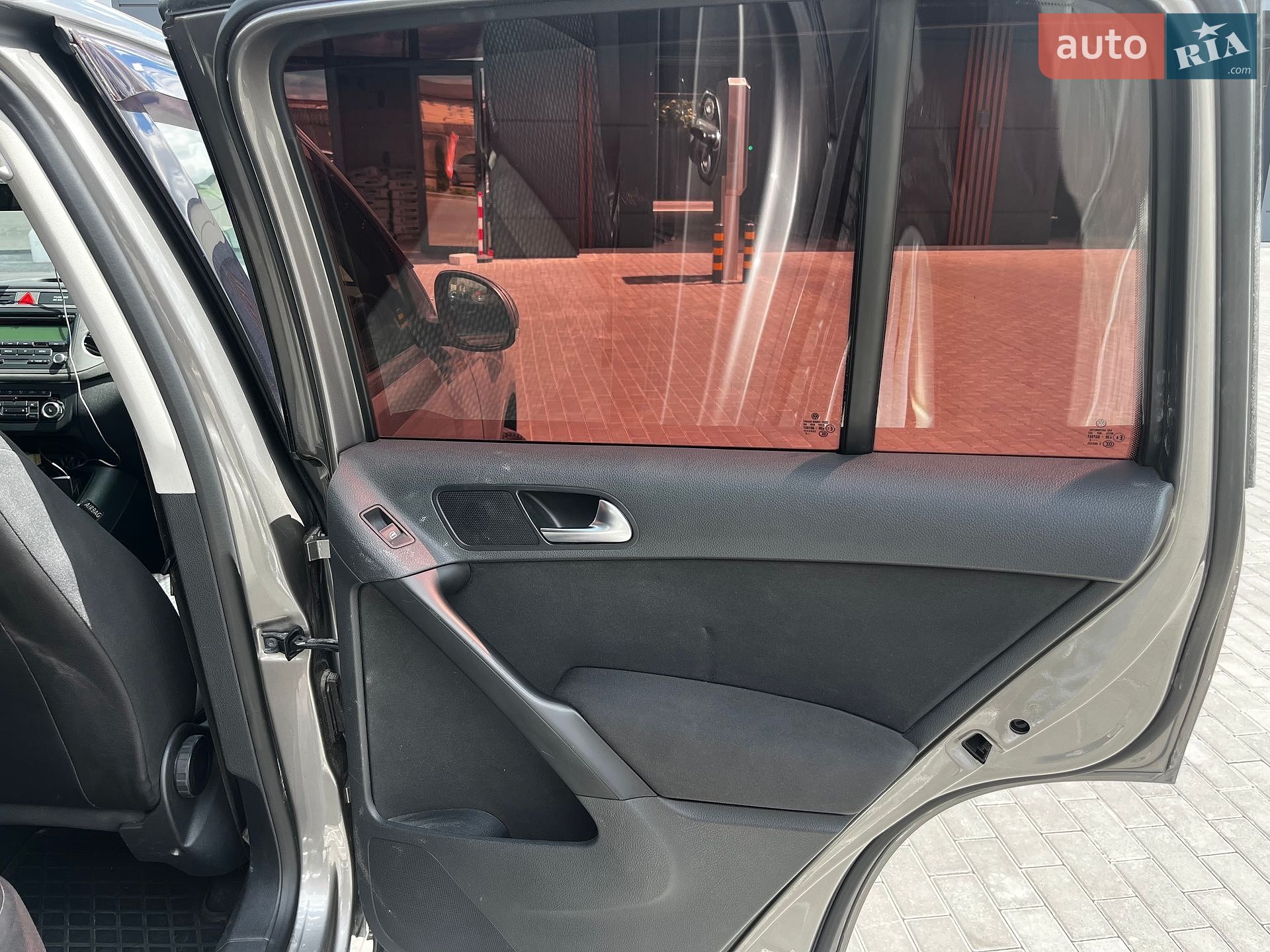 Volkswagen Tiguan 2010 VIN WVGZZZ5NZAW106801 фото оголошення 7 з 17