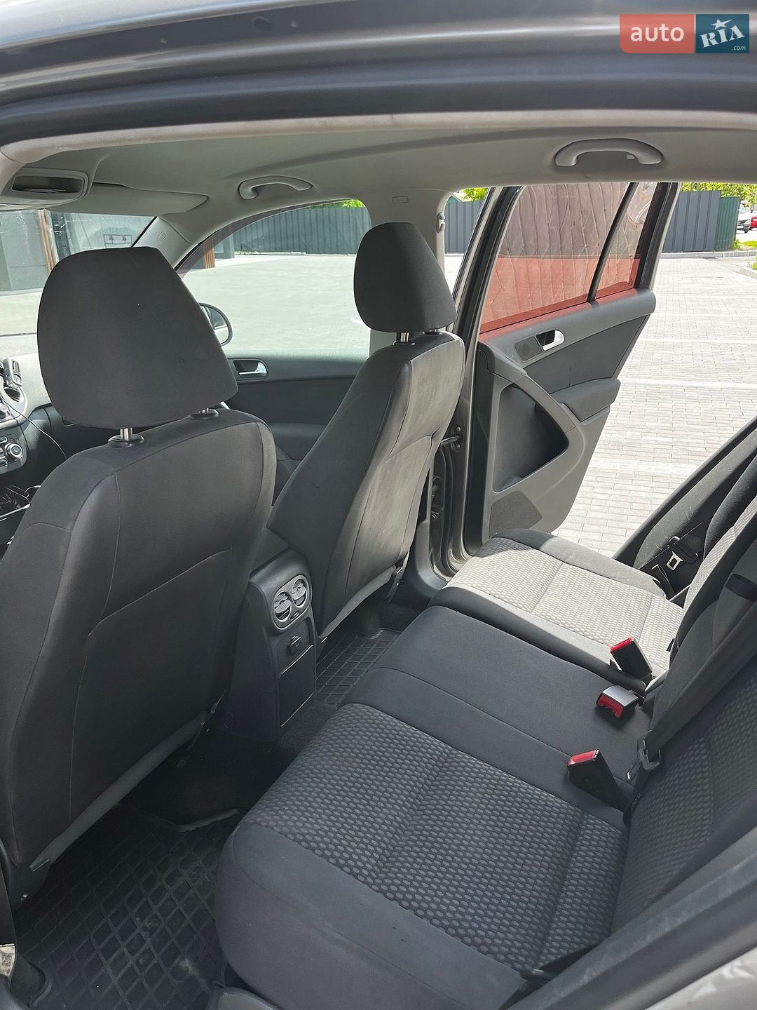 Volkswagen Tiguan 2010 VIN WVGZZZ5NZAW106801 фото оголошення 10 з 17