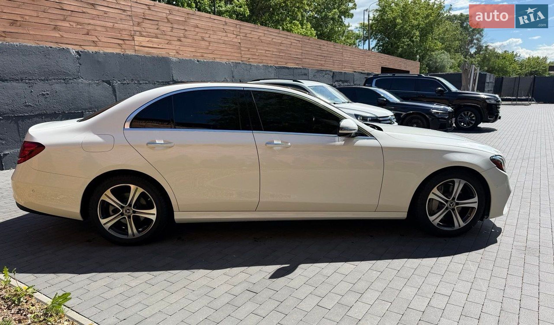 Mercedes-Benz E-Class 2019 VIN WDDZF8EB3LA699420 фото оголошення 5 з 21