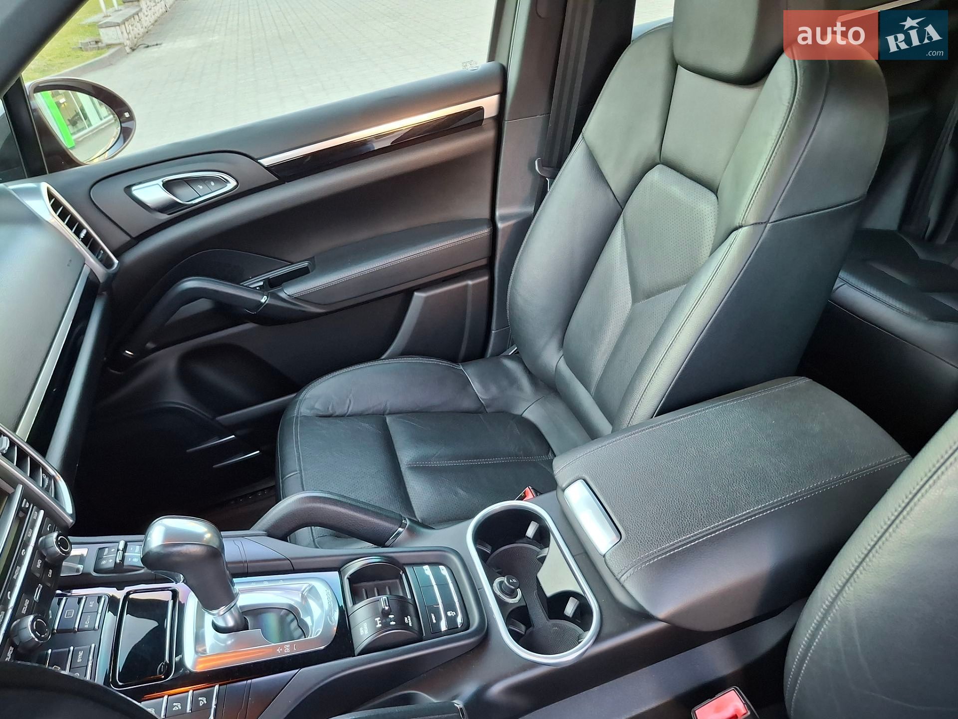 Porsche Cayenne 2015 VIN WP1AF2A29GKA41240 фото оголошення 54 з 101