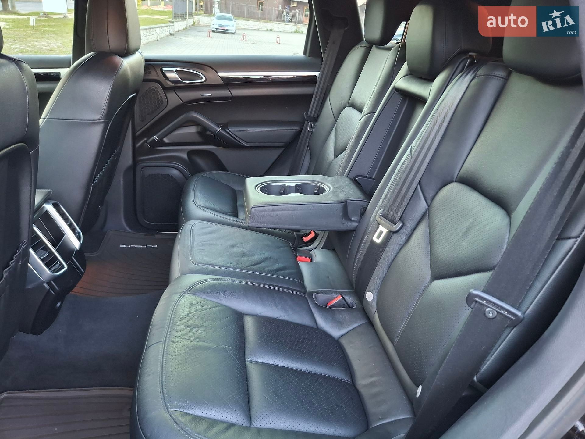 Porsche Cayenne 2015 VIN WP1AF2A29GKA41240 фото оголошення 61 з 101