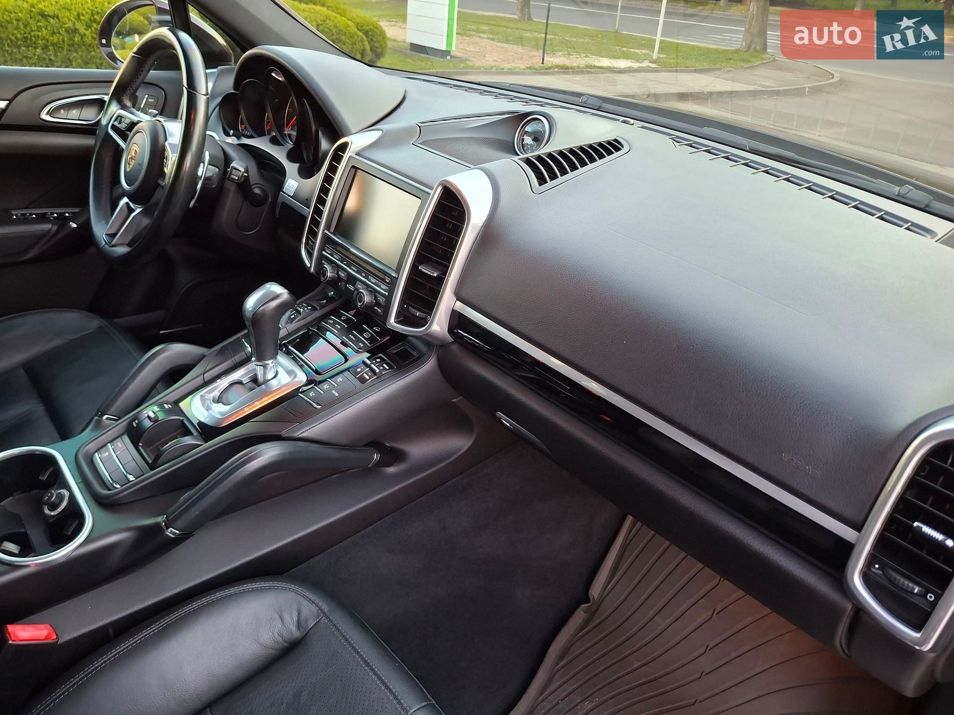 Porsche Cayenne 2015 VIN WP1AF2A29GKA41240 фото оголошення 68 з 101