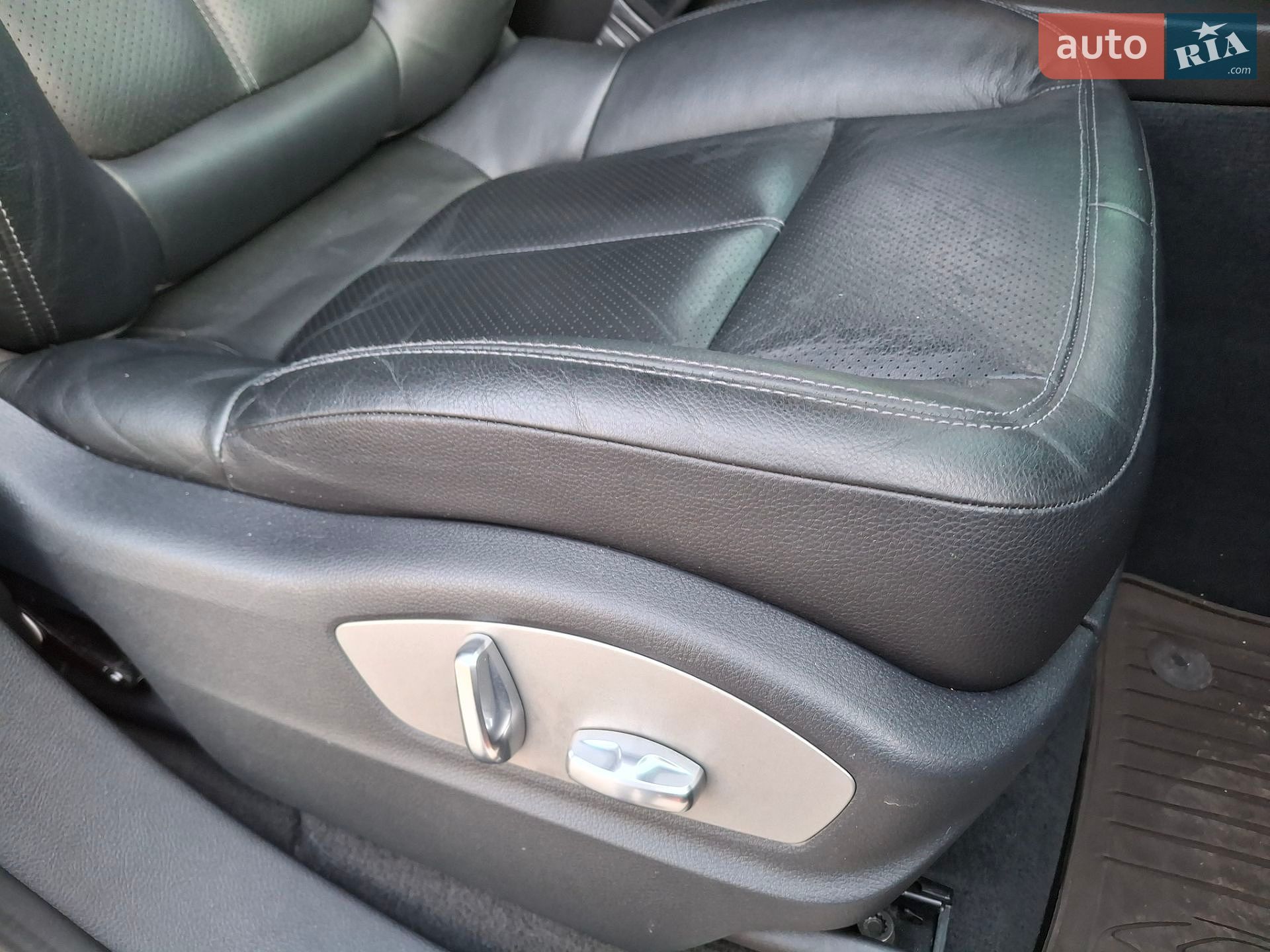 Porsche Cayenne 2015 VIN WP1AF2A29GKA41240 фото оголошення 69 з 101