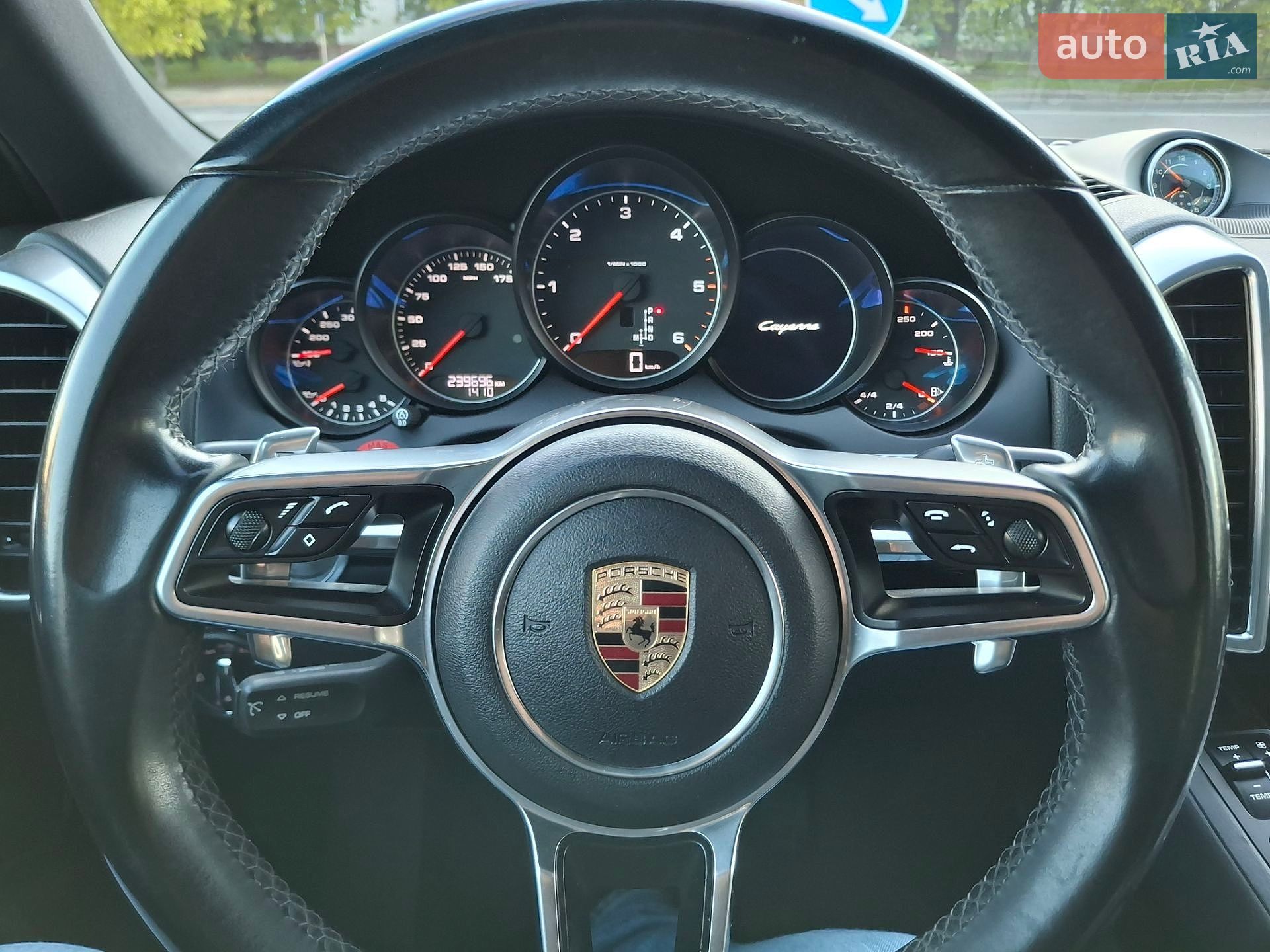 Porsche Cayenne 2015 VIN WP1AF2A29GKA41240 фото оголошення 100 з 101