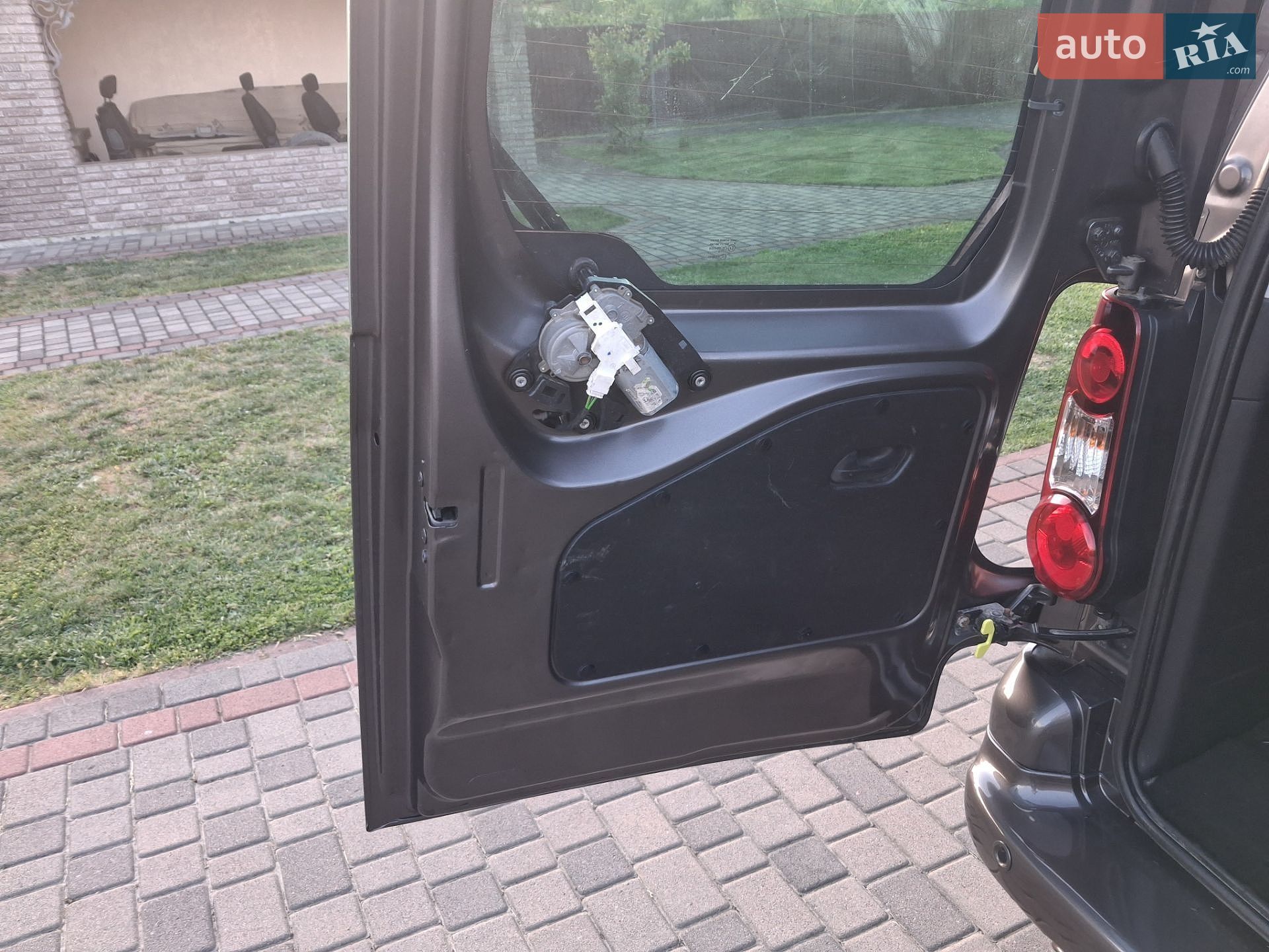 Peugeot Partner 2016 VIN VF37JBHY6GJ784281 фото оголошення 30 з 39
