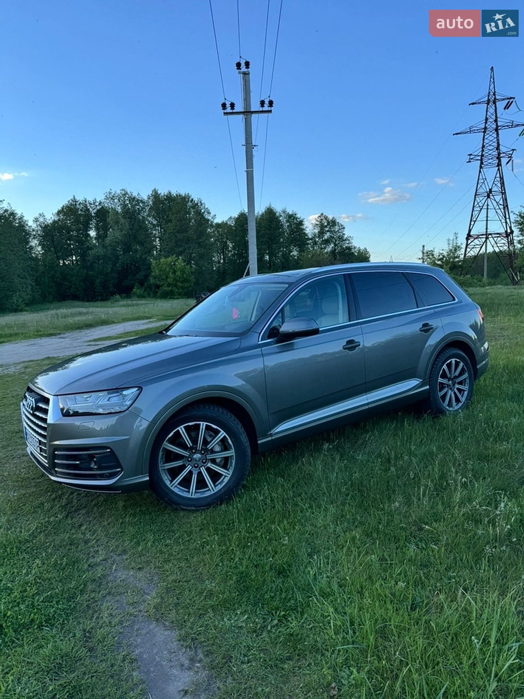 Audi Q7 2017 VIN WA1VAAF76JD005723 фото оголошення 10 з 19