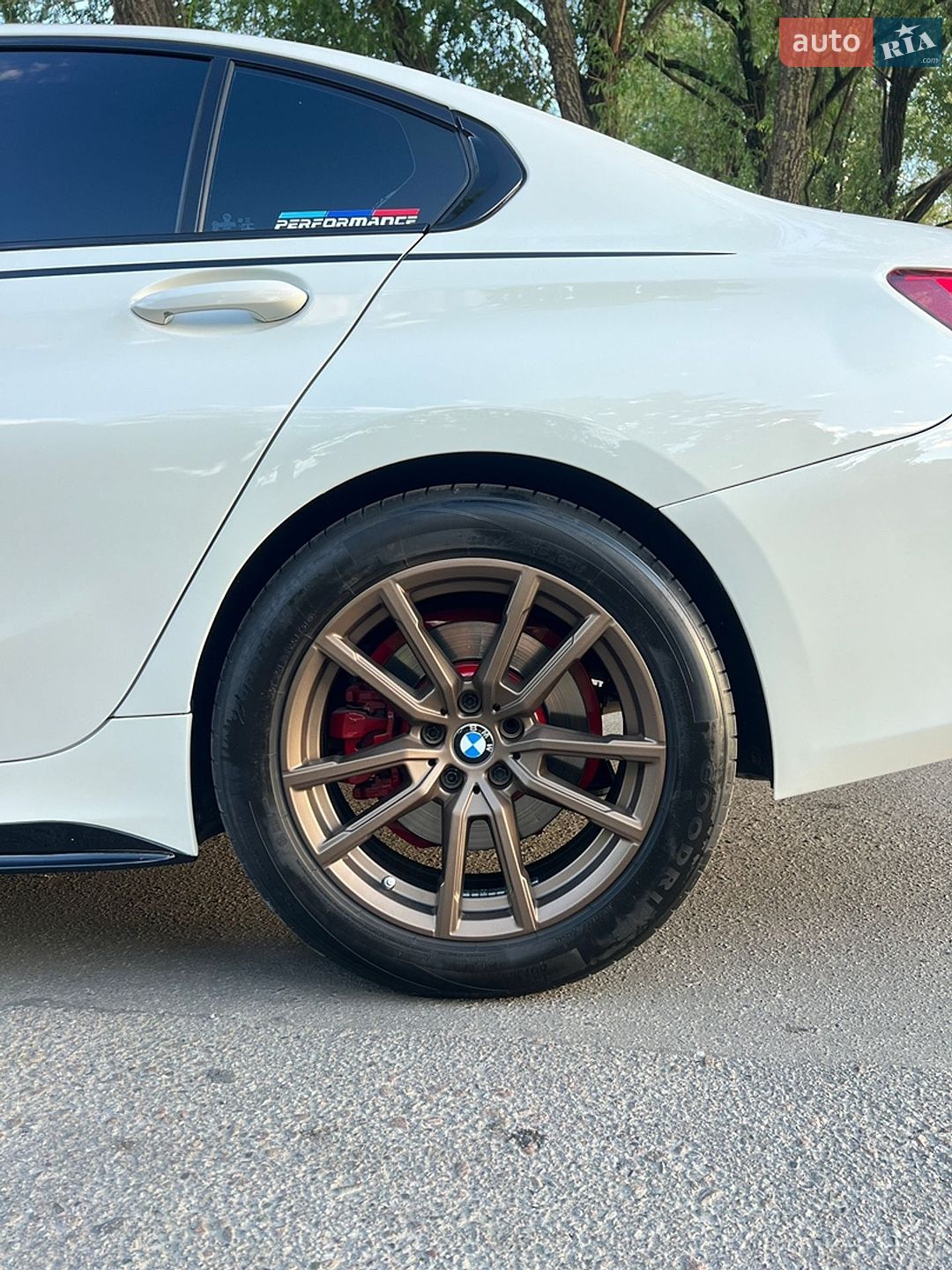 BMW 3 Series 2019 VIN WBA5R7C53KAJ87126 фото оголошення 10 з 58