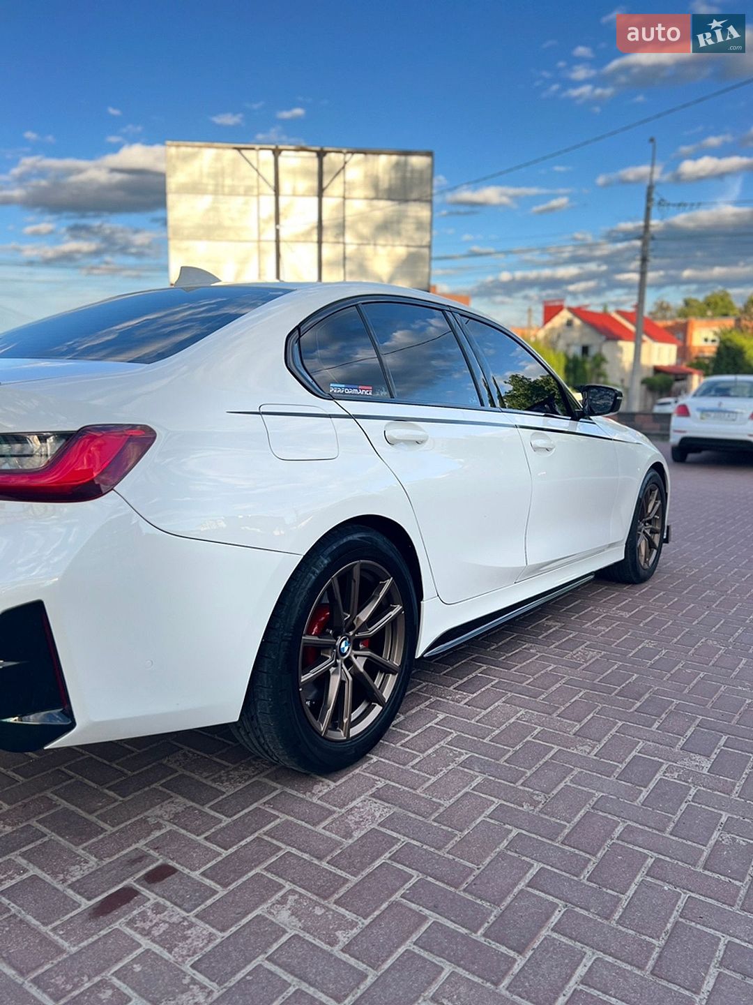 BMW 3 Series 2019 VIN WBA5R7C53KAJ87126 фото оголошення 19 з 58