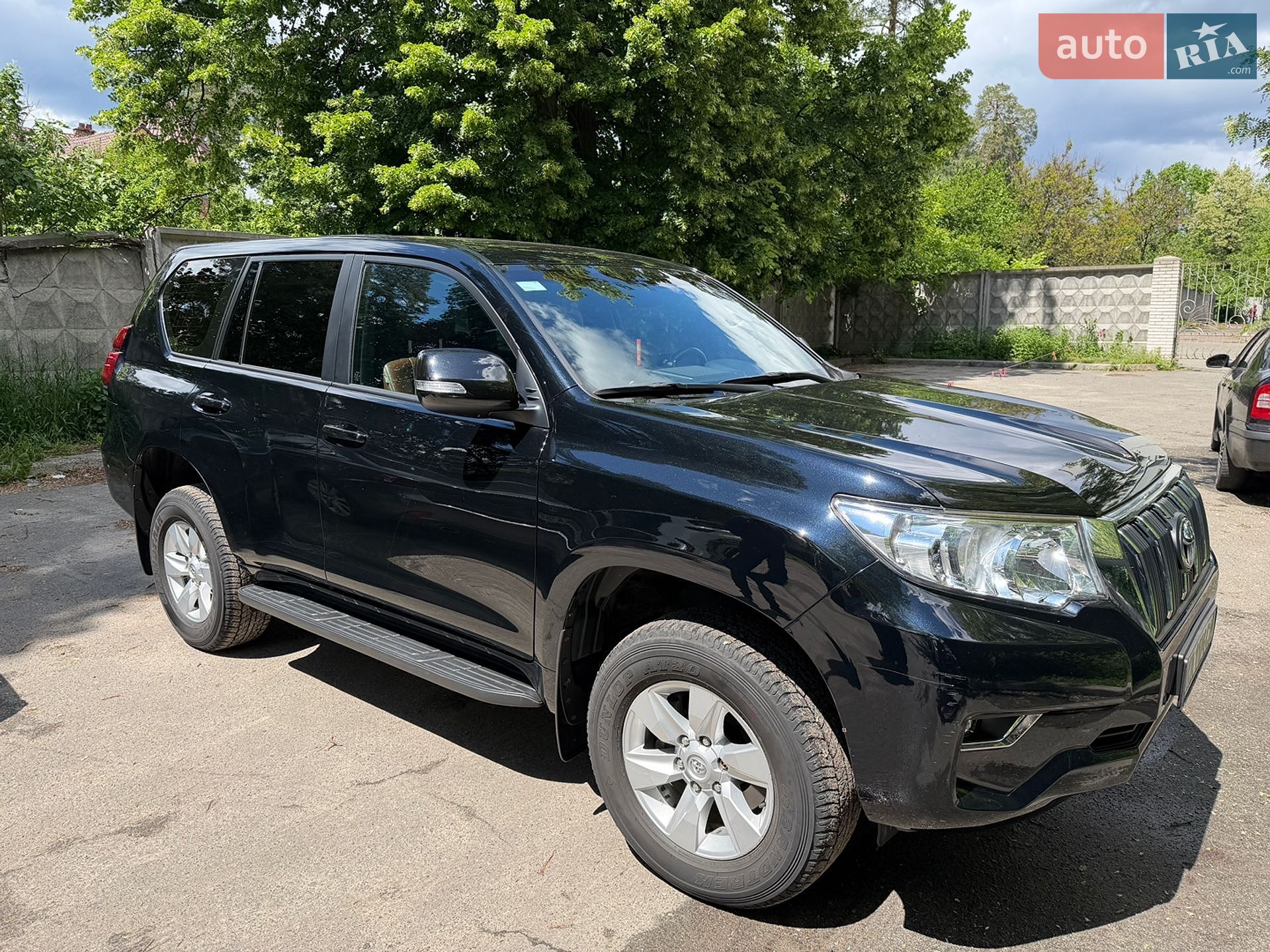 Toyota Land Cruiser Prado 2018 VIN JTEBX3FJX0K299468 фото оголошення 2 з 14