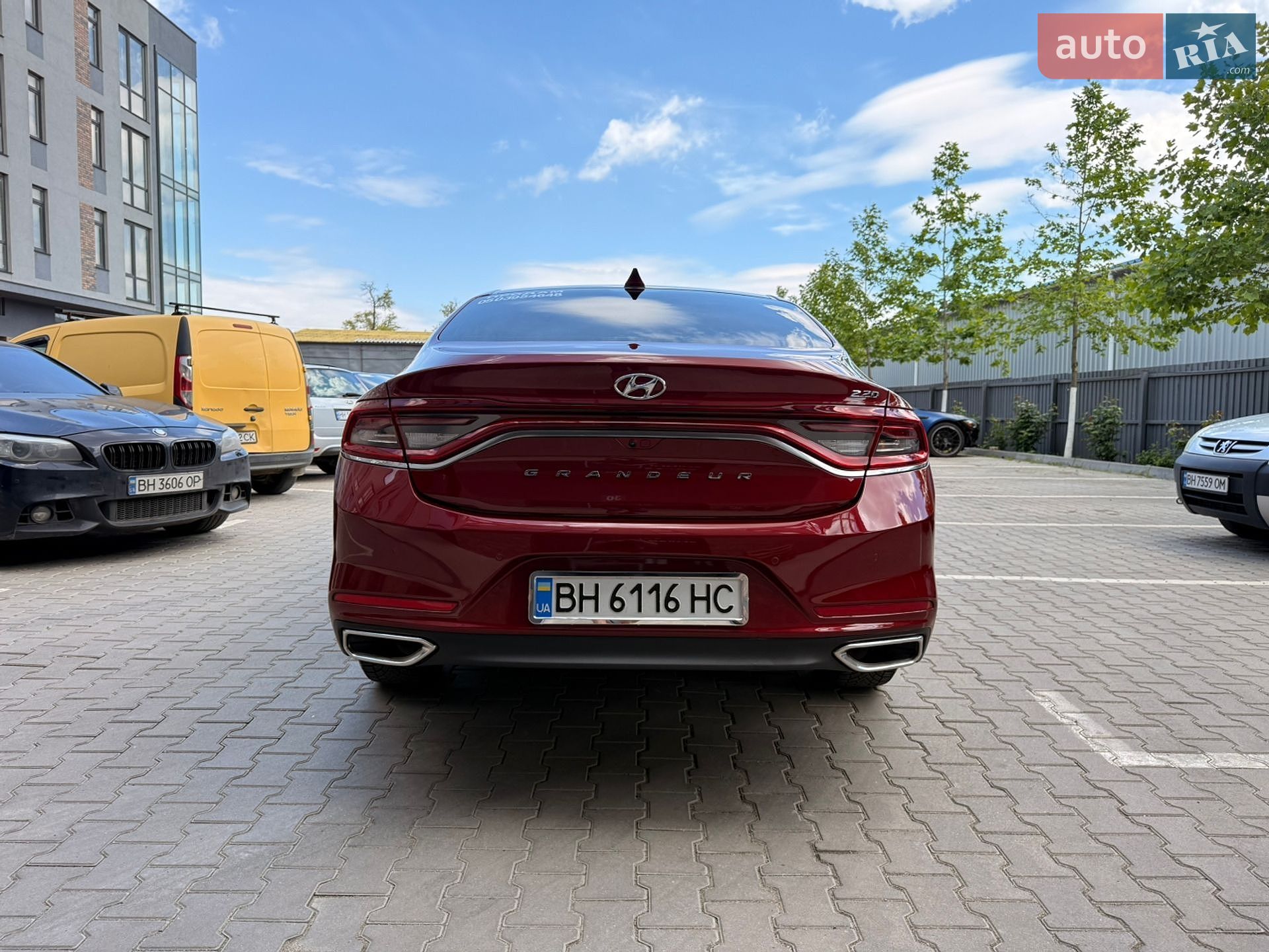 Hyundai Grandeur 2017 VIN KMHF441RBJA071218 фото оголошення 7 з 22